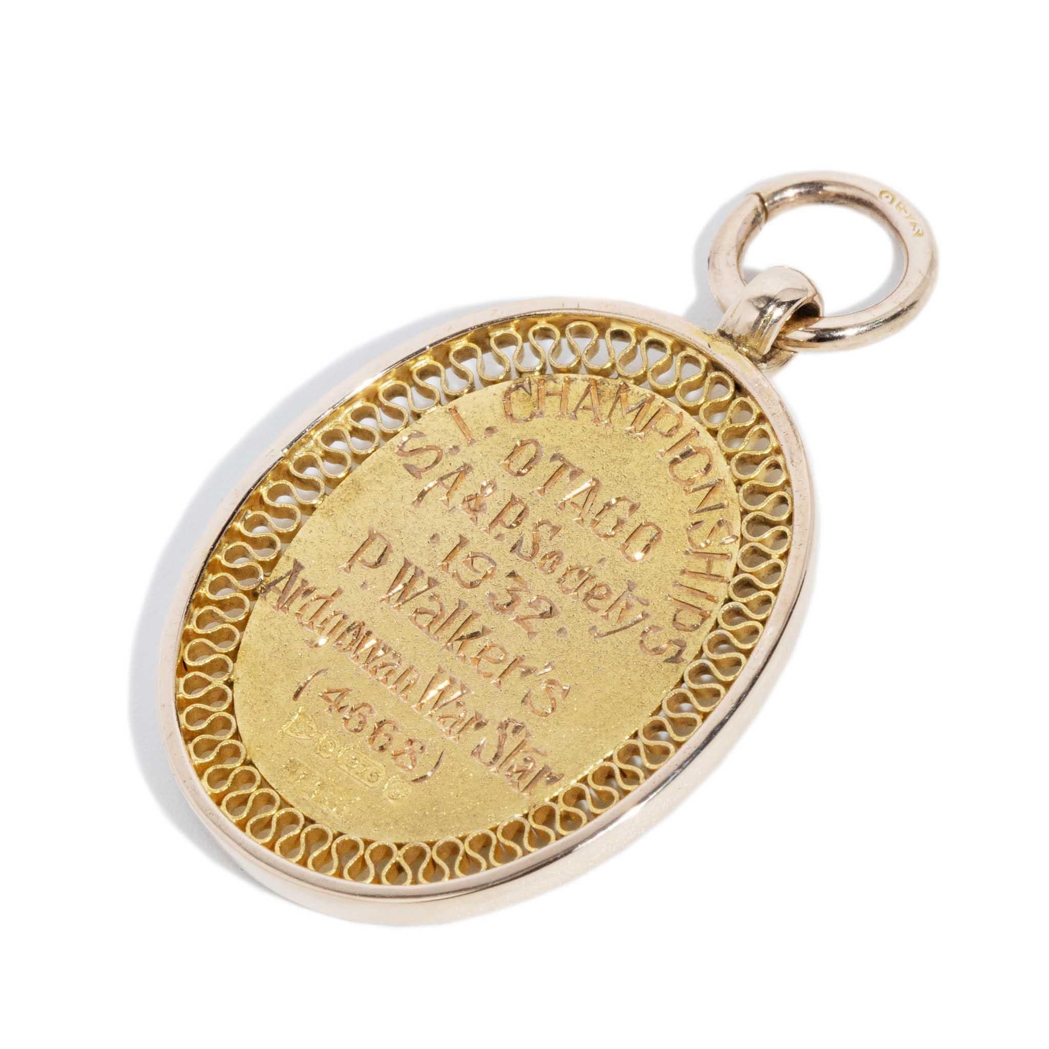 Antico ciondolo a croce edoardiano del 1906 in oro giallo 15 carati in vendita 3