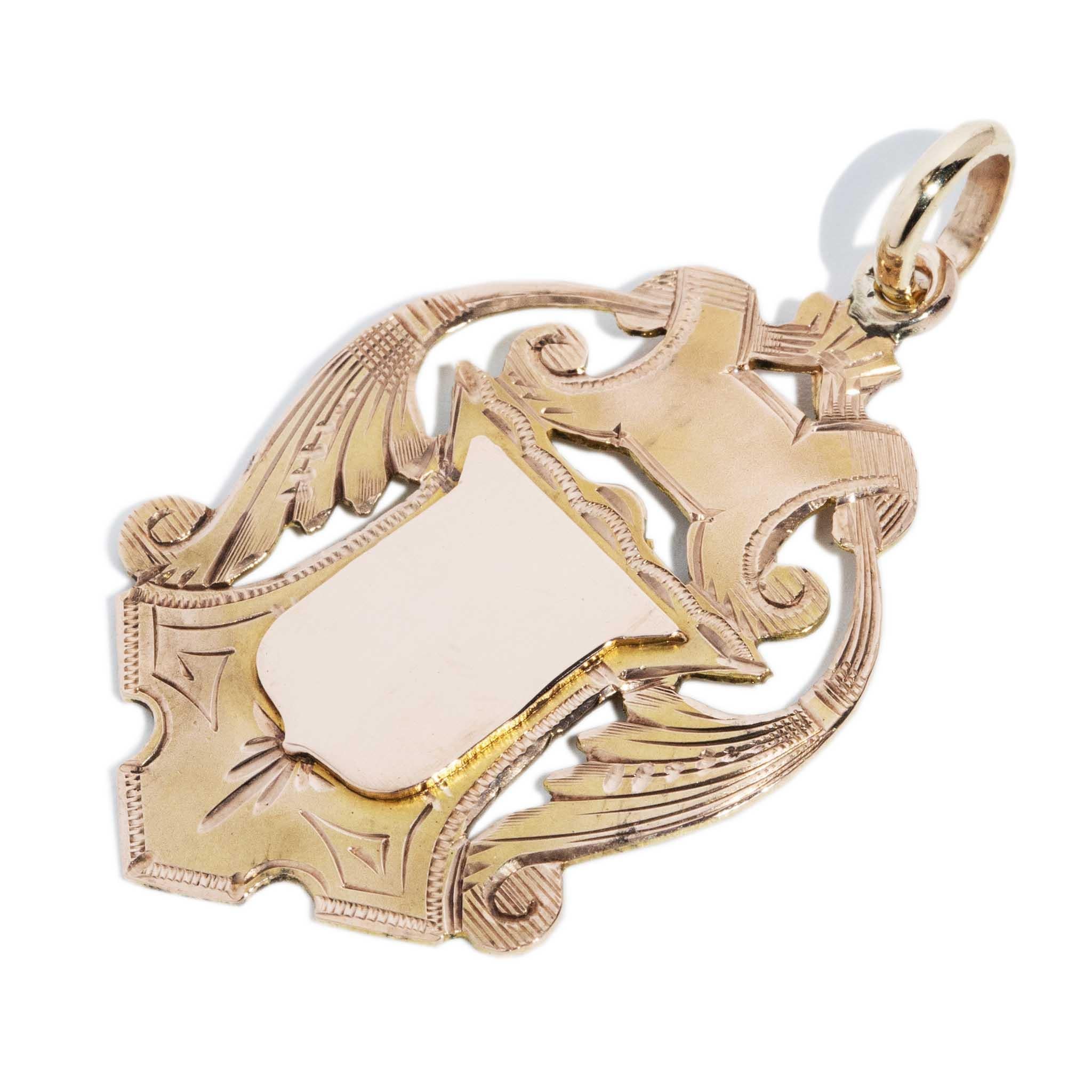 Antiker 1907 Schild Award-Stil-Anhänger aus 9 Karat Gelbgold Damen im Angebot