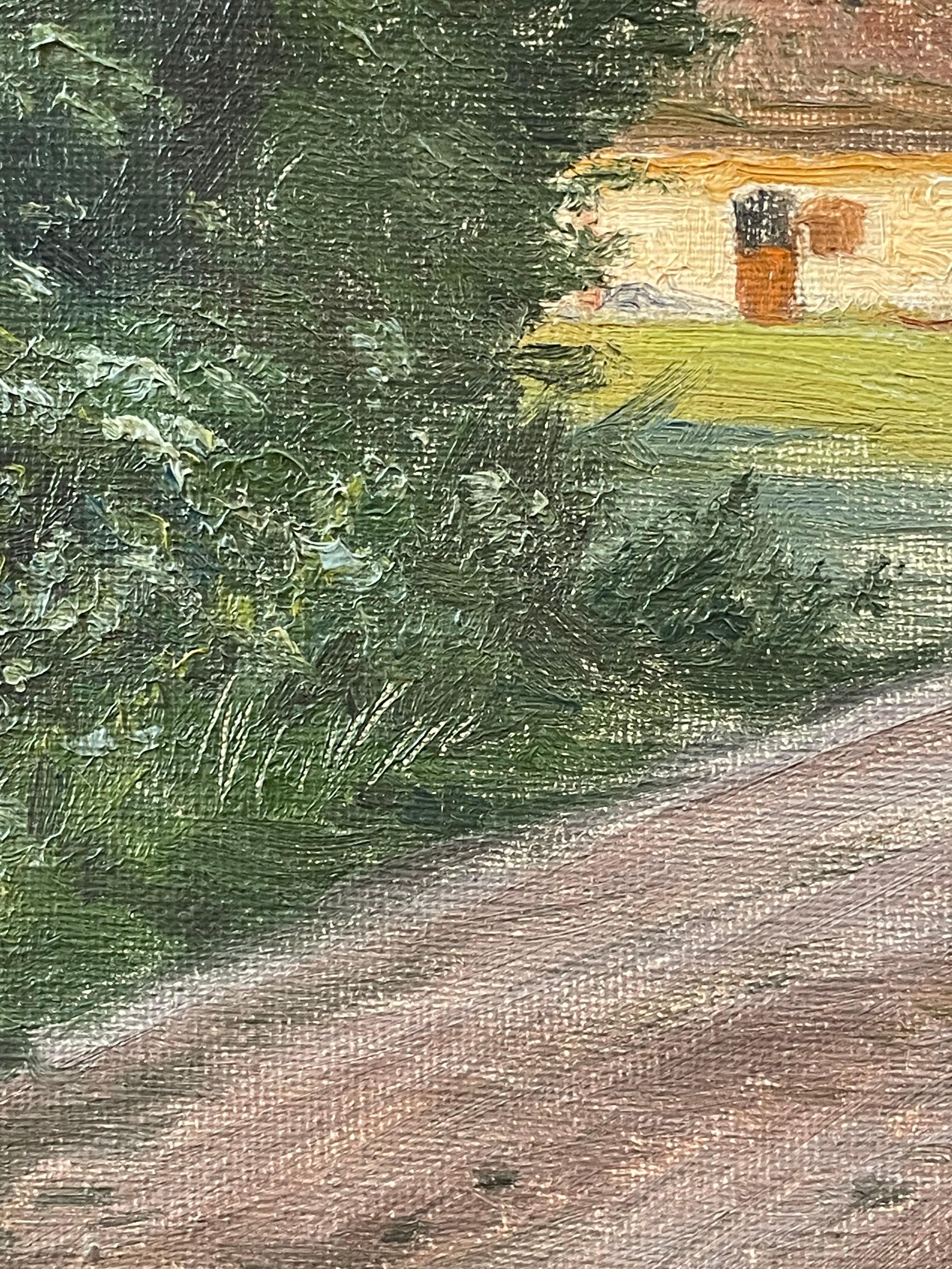 Antikes dänisches Ölgemälde von 1909, das ein Haus an einer unbefestigten Straße in grüner Landschaft zeigt (20. Jahrhundert) im Angebot