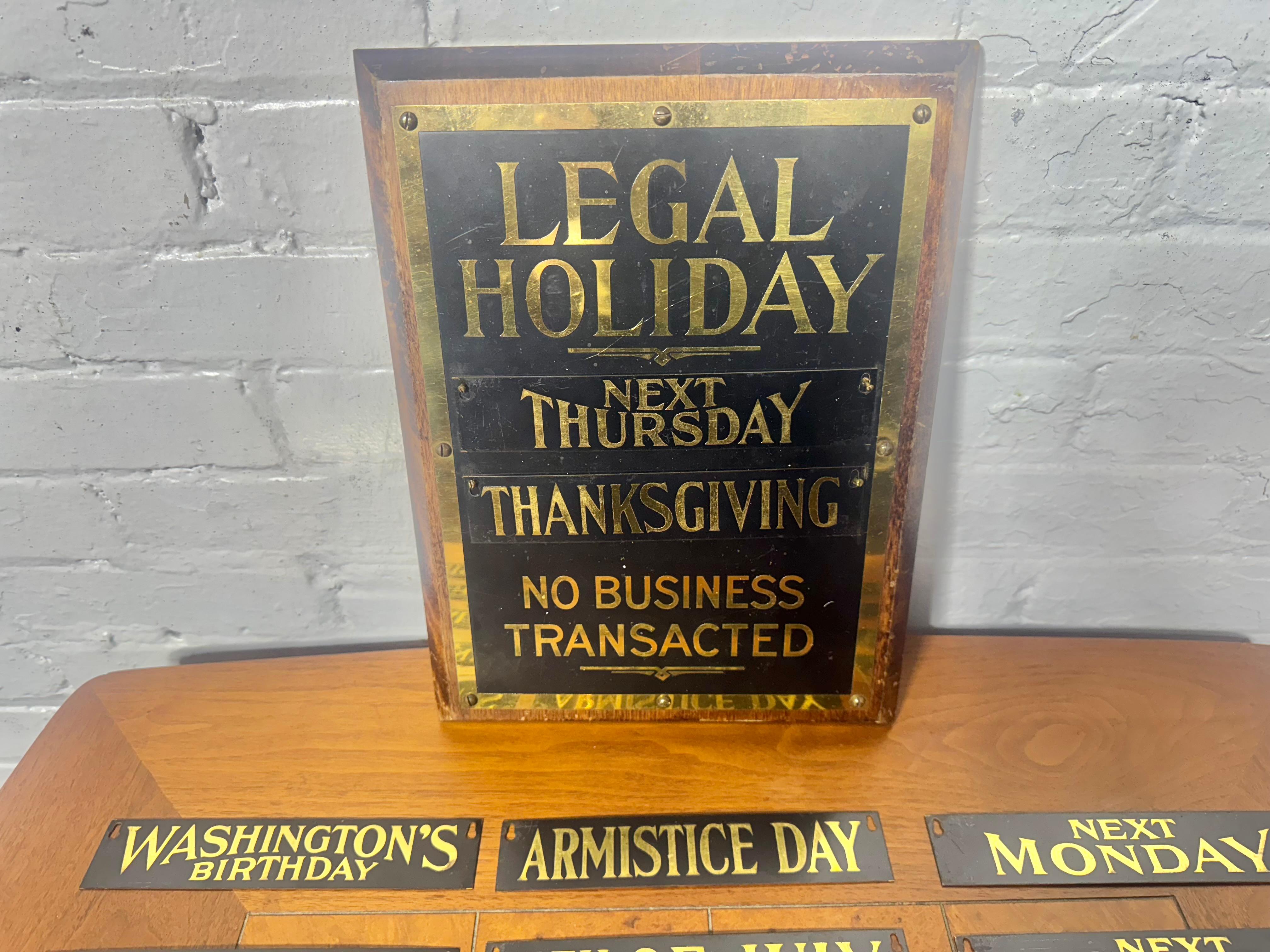 Ancienne enseigne de banque en laiton des années 1910- 1920 