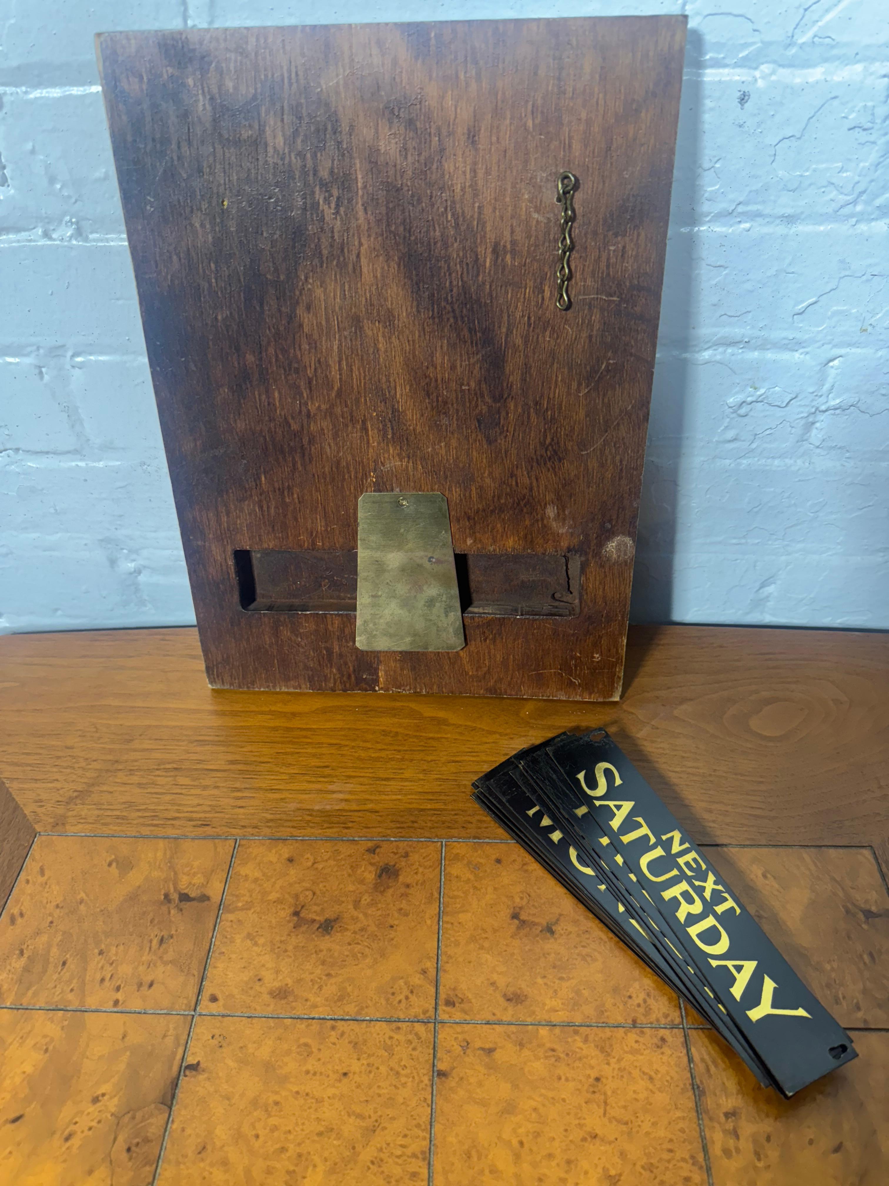 Début du 20ème siècle Ancienne enseigne de banque en laiton des années 1910- 1920 