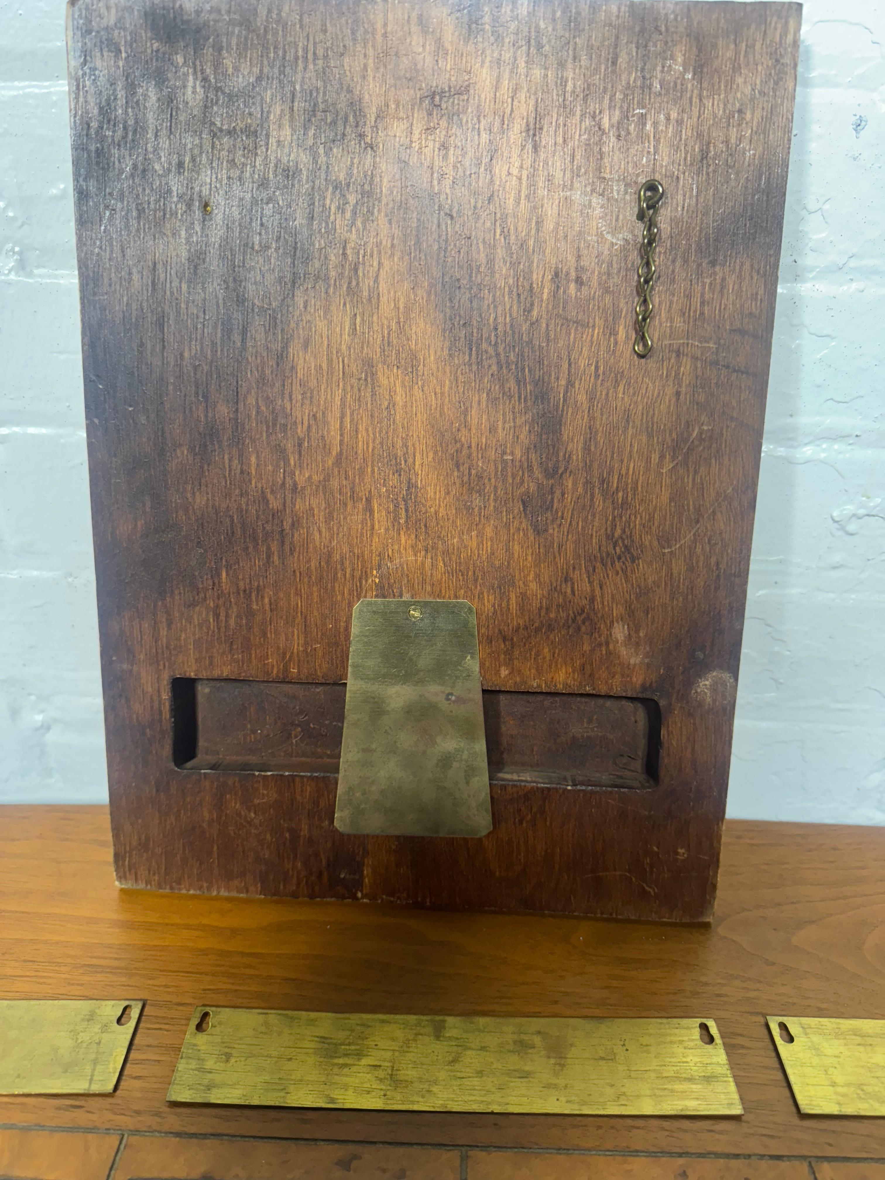 Ancienne enseigne de banque en laiton des années 1910- 1920 