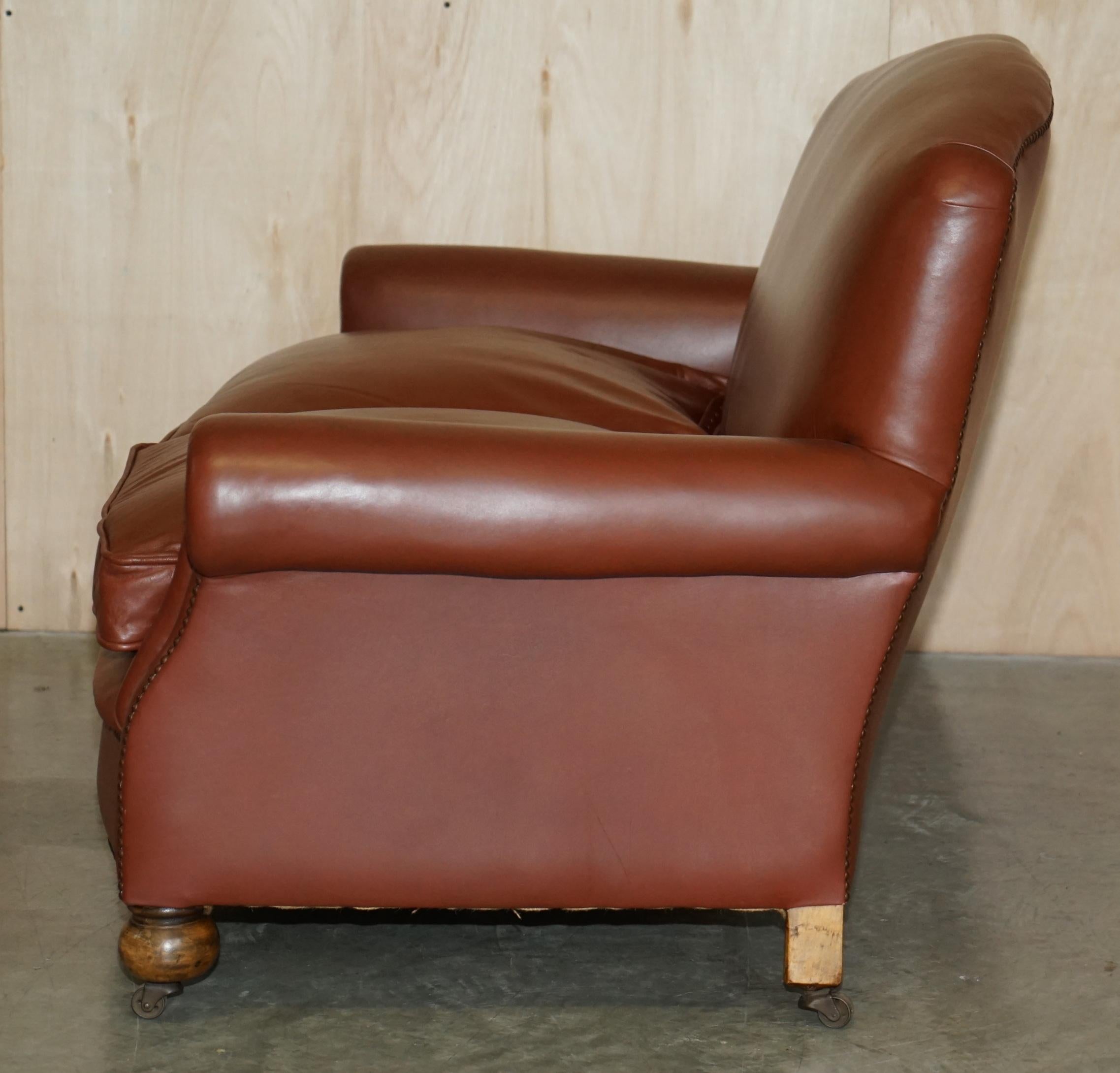 Ancien canapé club édouardien en cuir marron de 1910 avec coussins de siège remplis de plumes en vente 3