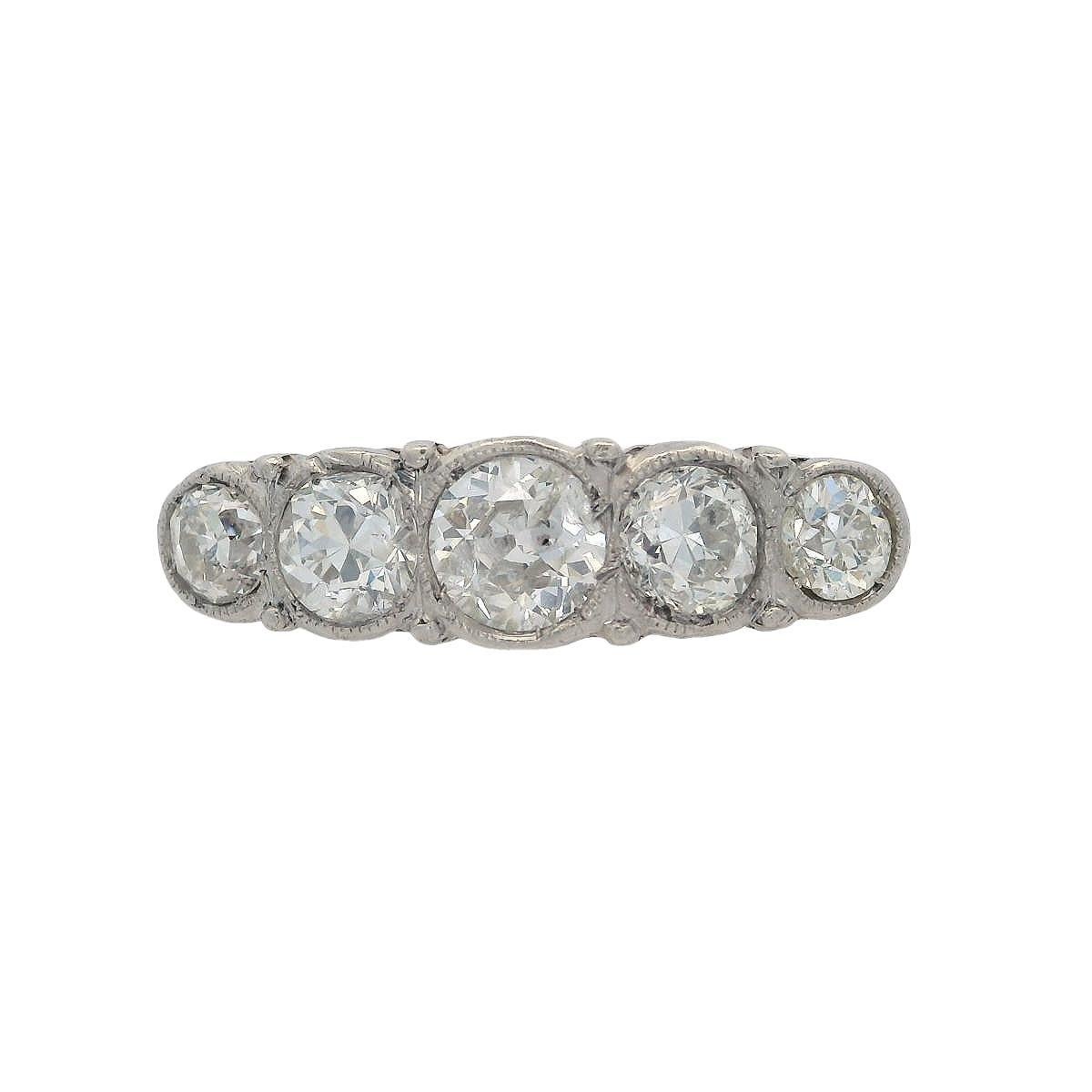 Édouardien Bague ancienne 1910 en or blanc 18 carats avec diamants en vente