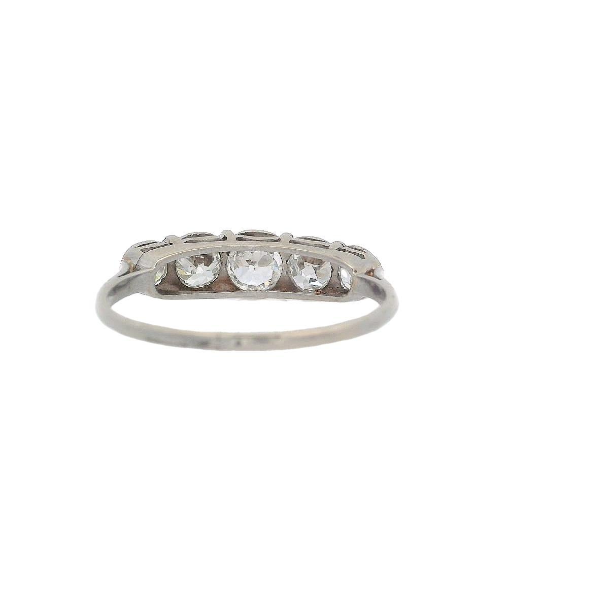 Bague ancienne 1910 en or blanc 18 carats avec diamants Unisexe en vente