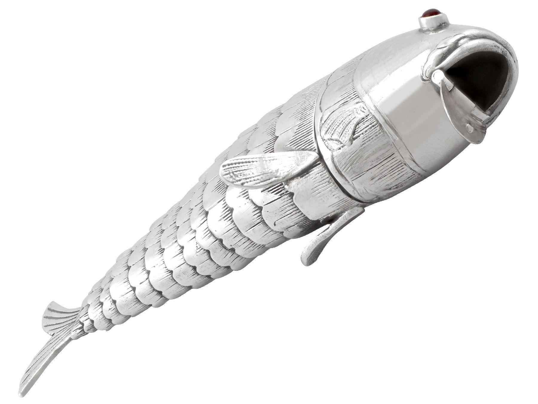 Antique 1910 German Sterling Silver Fish Spice Box In Excellent Condition In Jesmond, Newcastle Upon Tyne