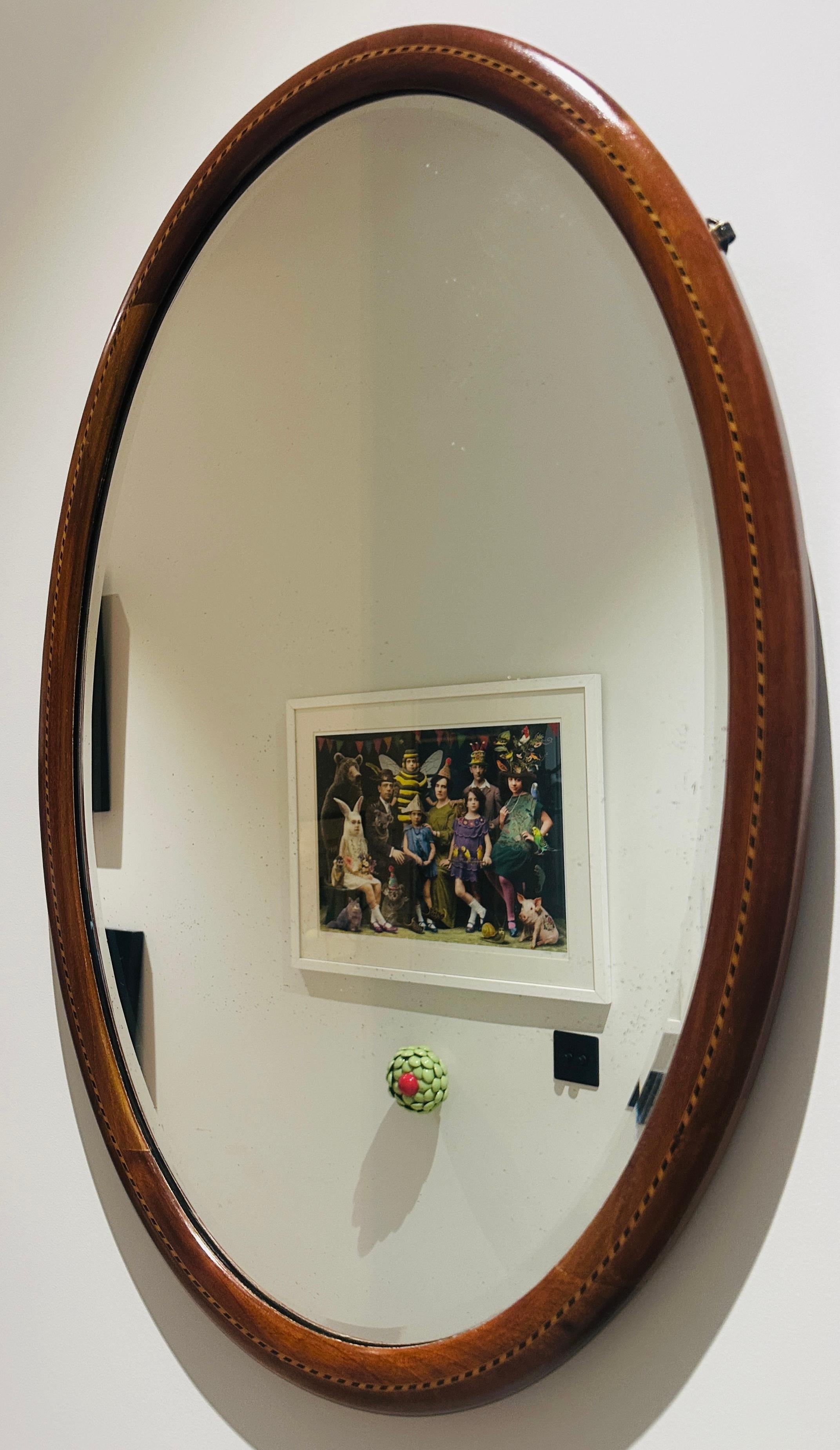 Antique 1910 Late Edwardian Mahogany & Marquetry Inlay Oval Bevelled Mirror Bon état - En vente à London, England