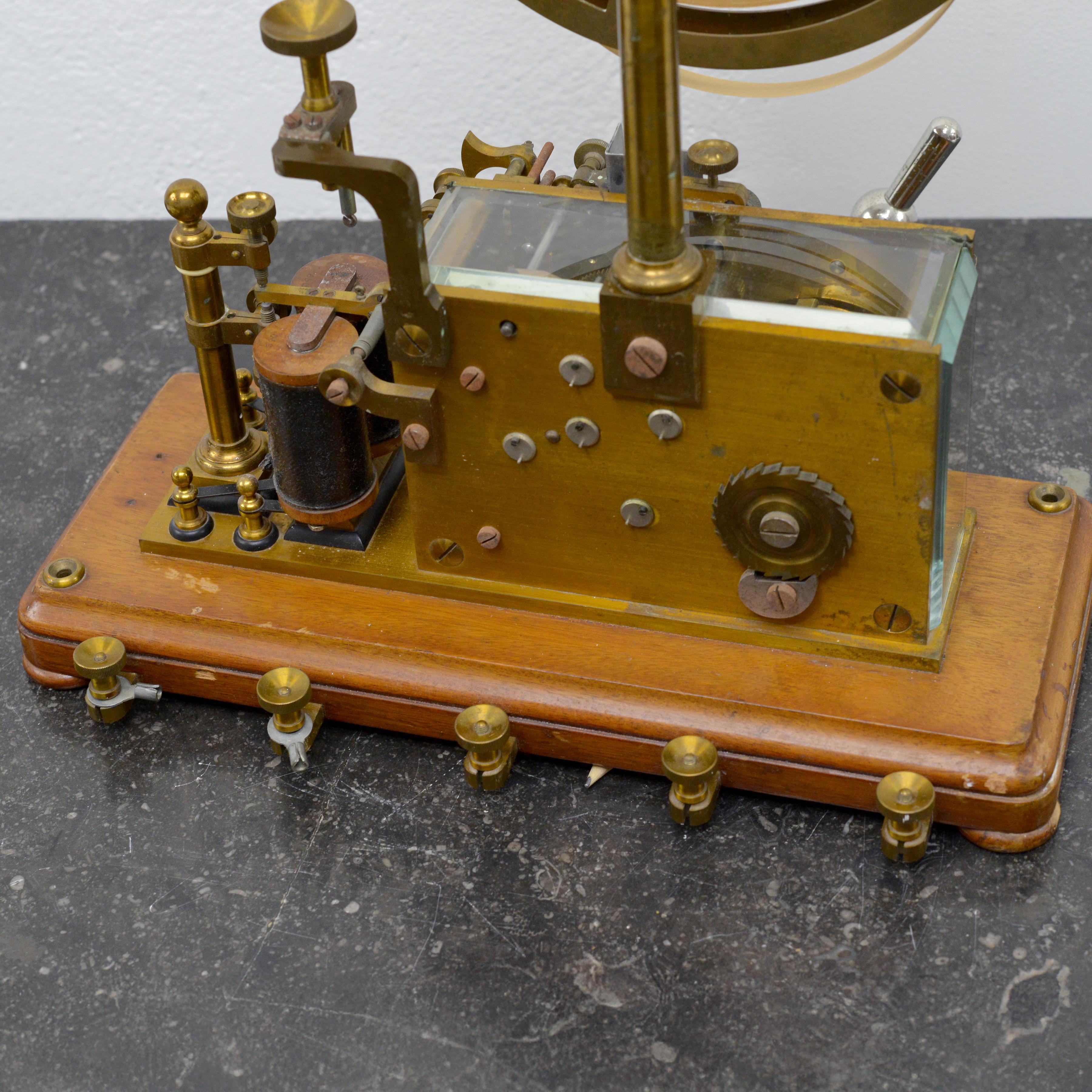 Registre télégraphique Morse LM Ericsson 1910 ancien, complet, en acajou et laiton en vente 2