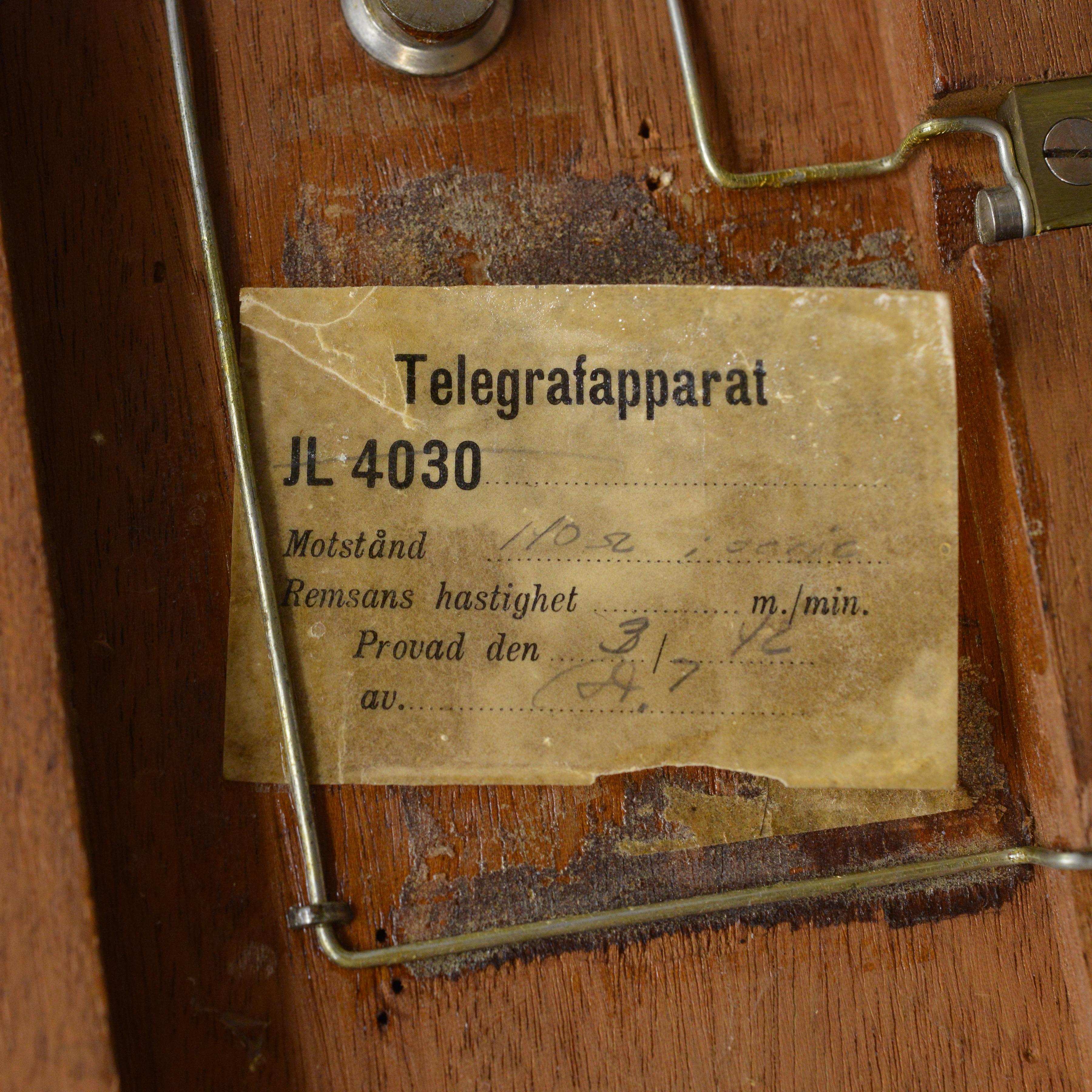 Registre télégraphique Morse LM Ericsson 1910 ancien, complet, en acajou et laiton en vente 4