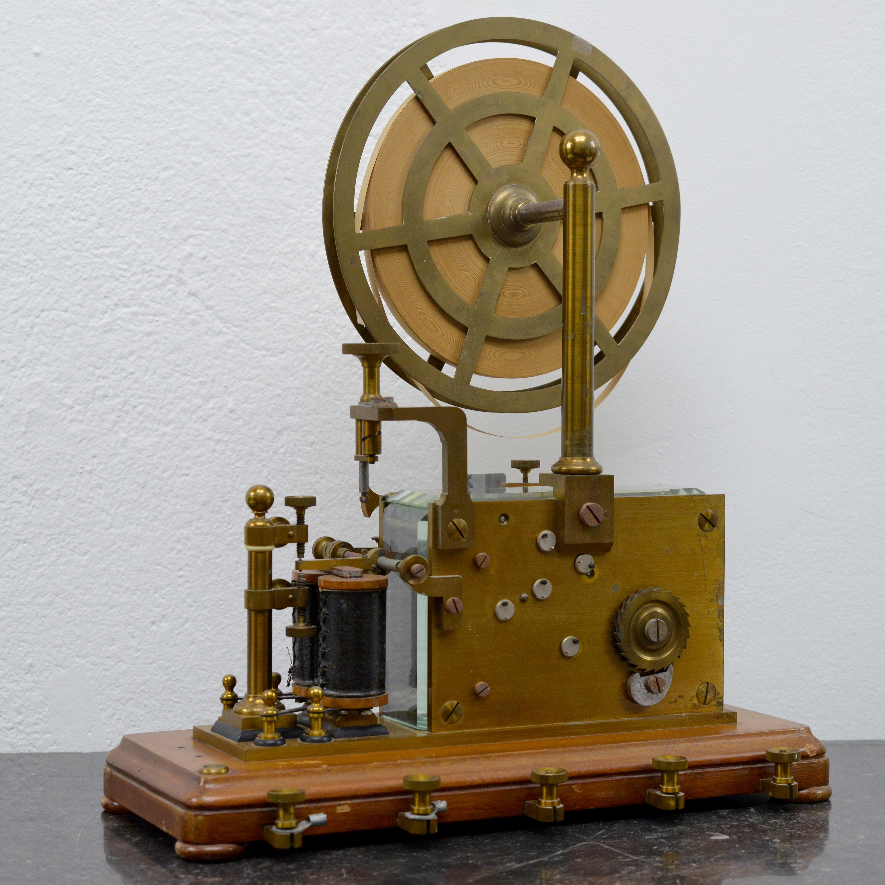 Art déco Registre télégraphique Morse LM Ericsson 1910 ancien, complet, en acajou et laiton en vente