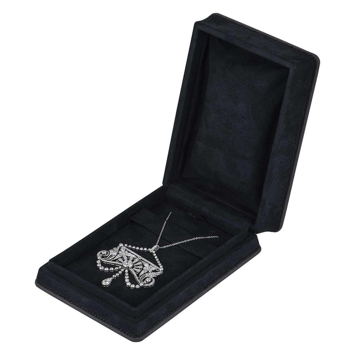  Antique 1910s Belle Époque Diamond Platinum Pendant 4.50 Carat Pour femmes 