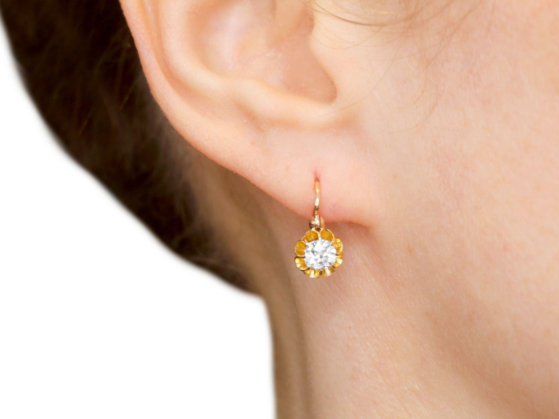 1910s Diamond and Yellow Gold Drop Earrings For Sale 2