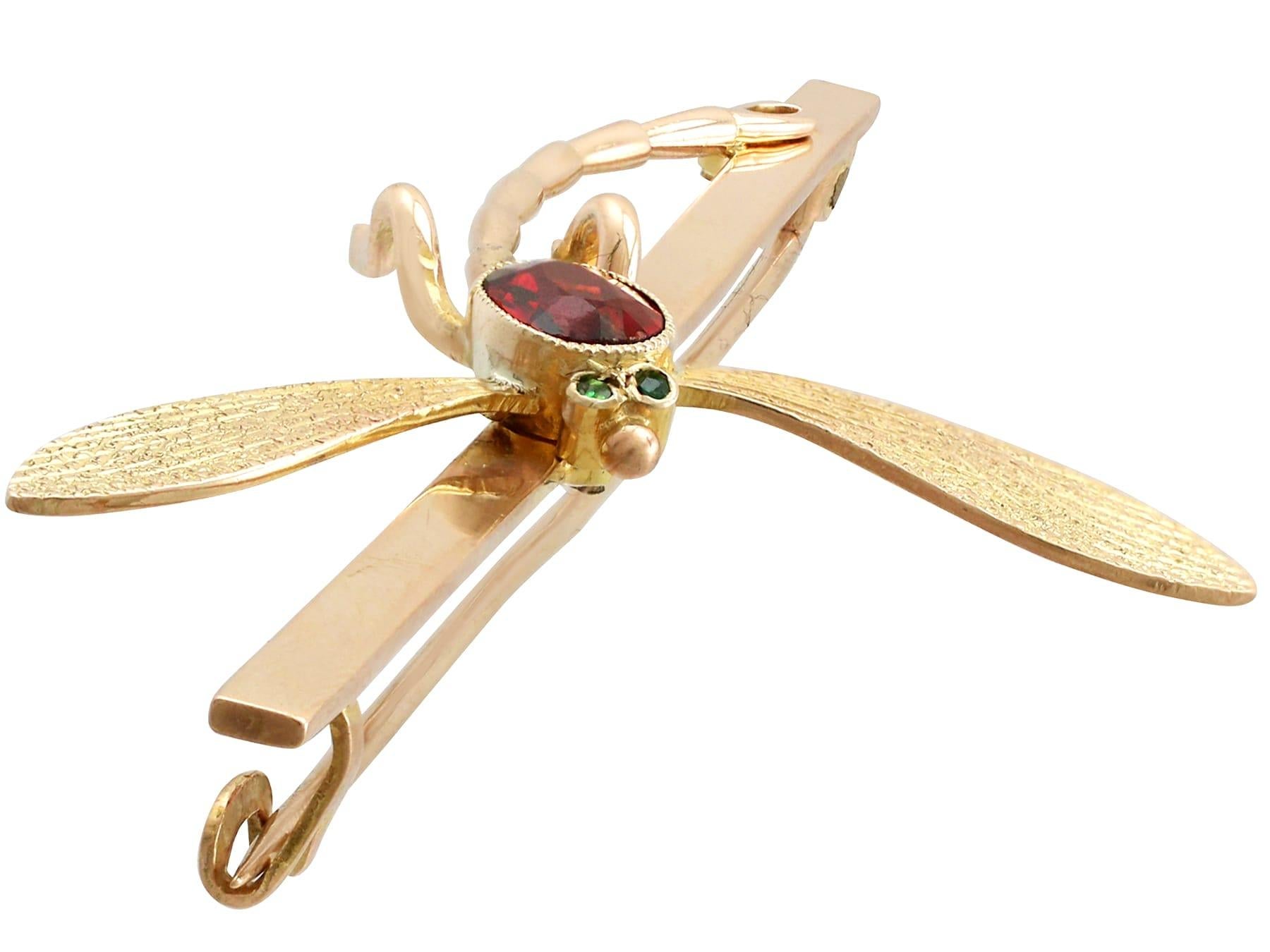 Antique 1910s Emerald and Garnet Yellow Gold Dragonfly Brooch For Sale 1