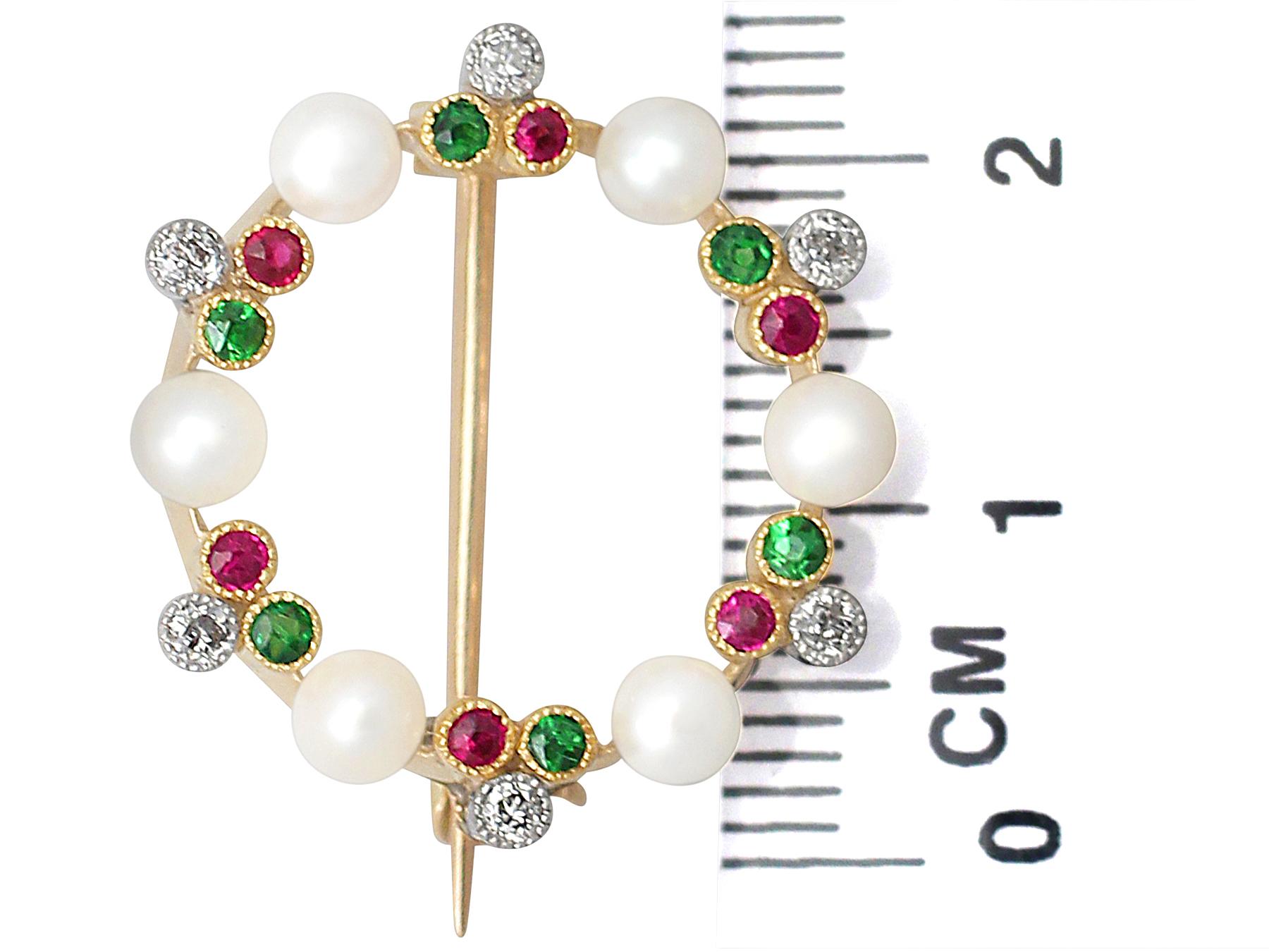 Antique 1910s Pearl Diamond Peridot and Ruby Yellow Gold Brooch In Excellent Condition For Sale In Jesmond, Newcastle Upon Tyne