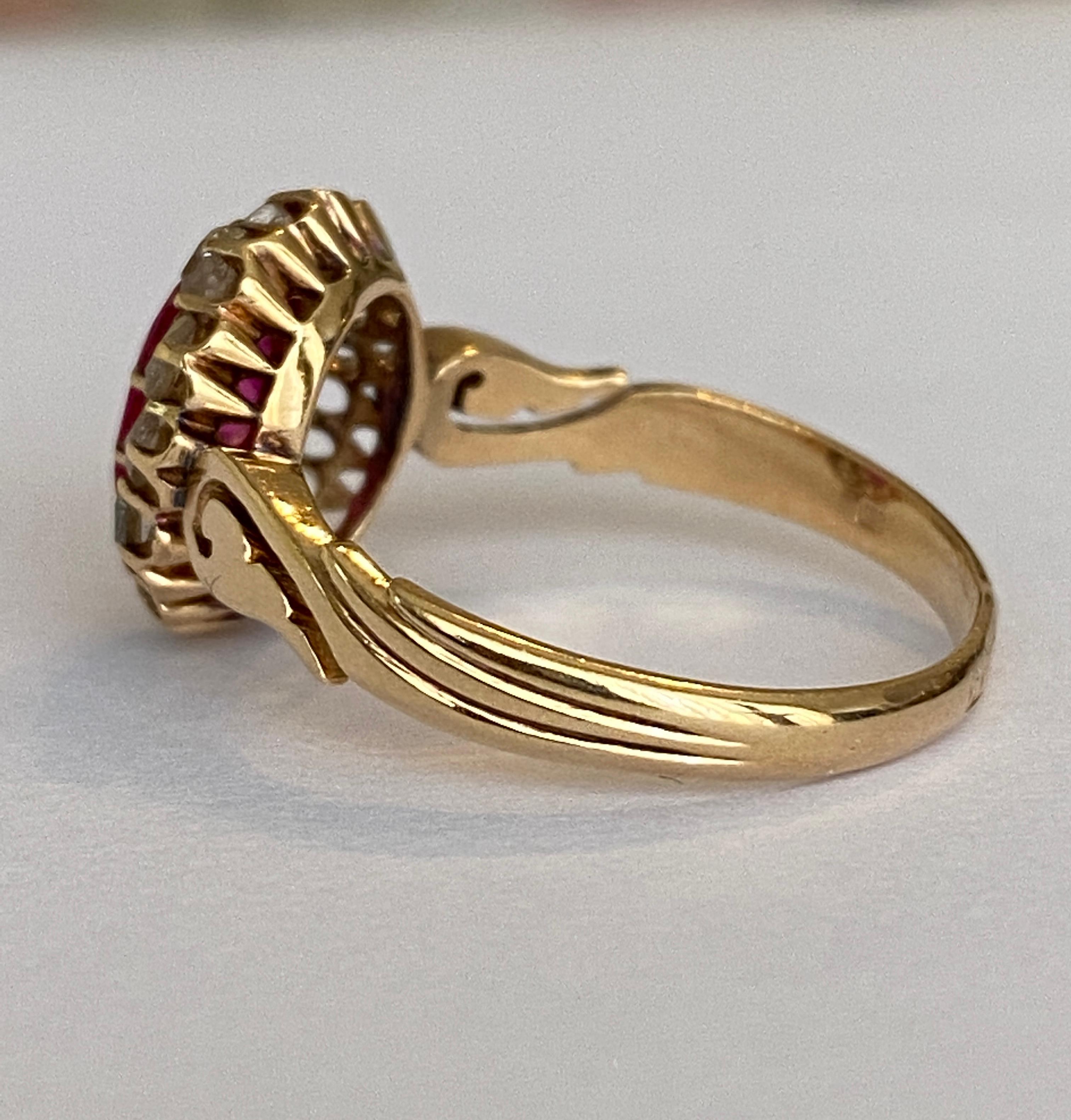 Antico anello russo del 1910 con rubino e diamante Old Mine Cut in vendita 3