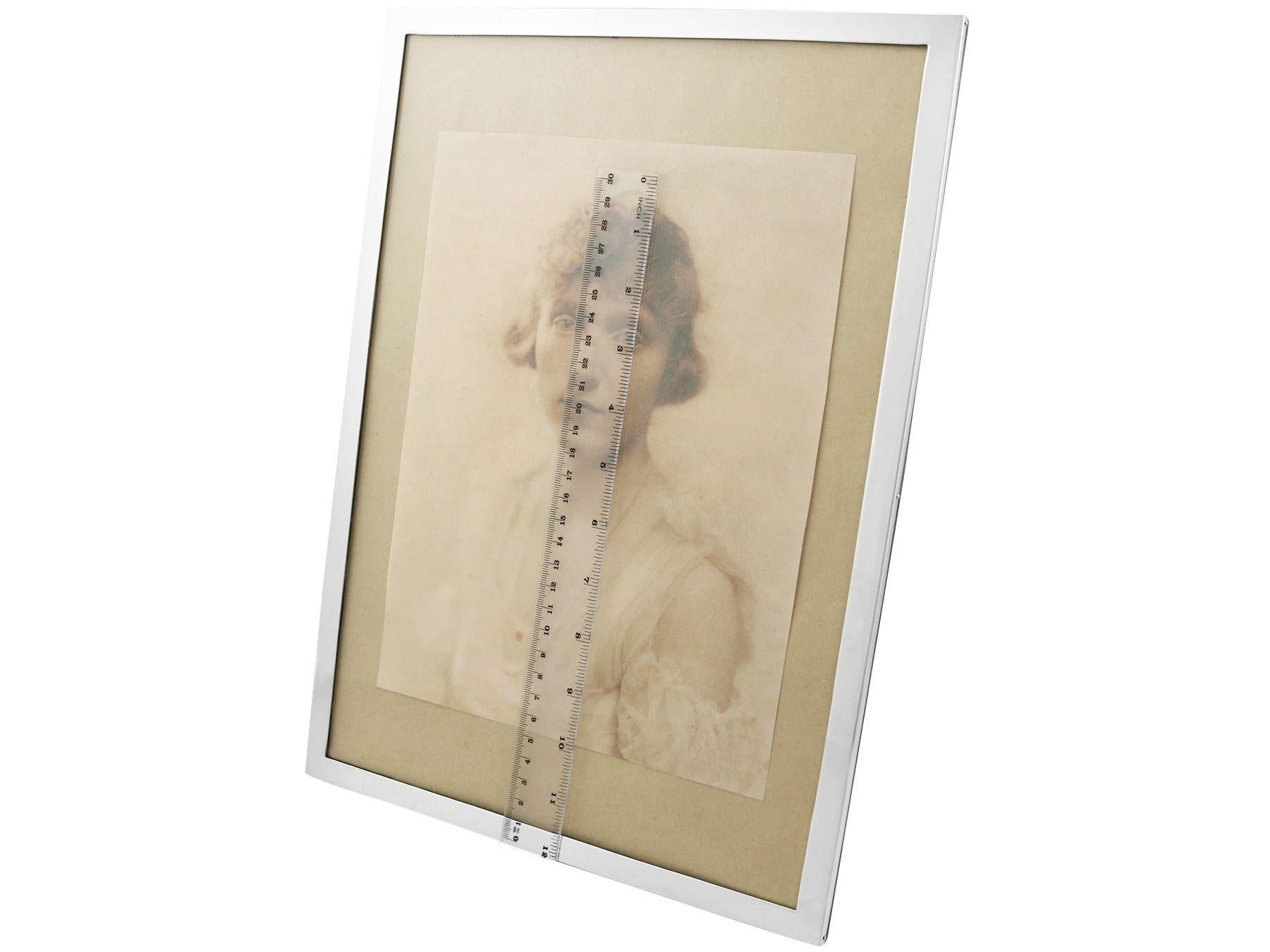Antique 1910s Sterling Silver Photograph Frame For Sale 3