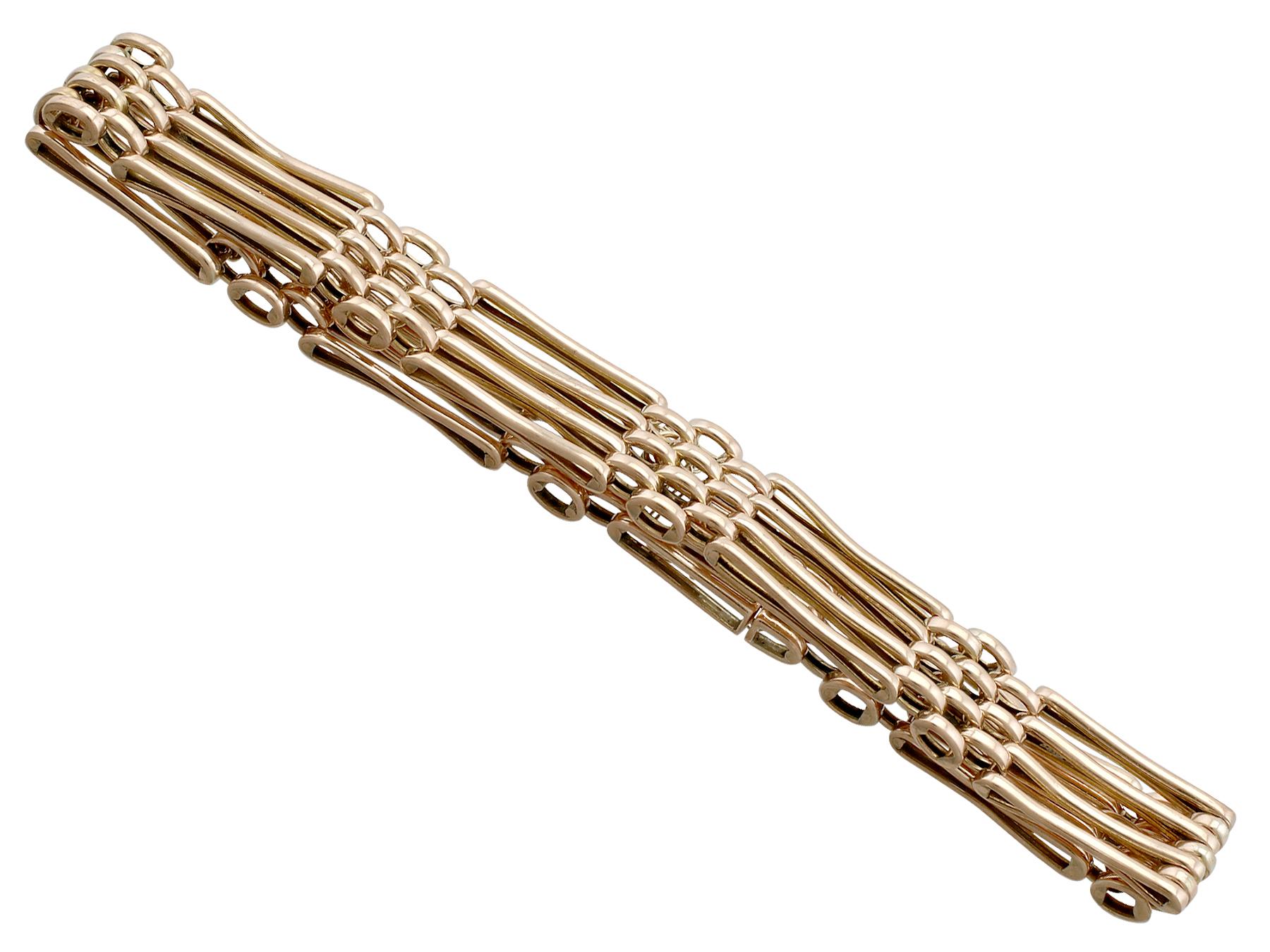 Antique 1910s Yellow Gold Gate Bracelet In Excellent Condition In Jesmond, Newcastle Upon Tyne