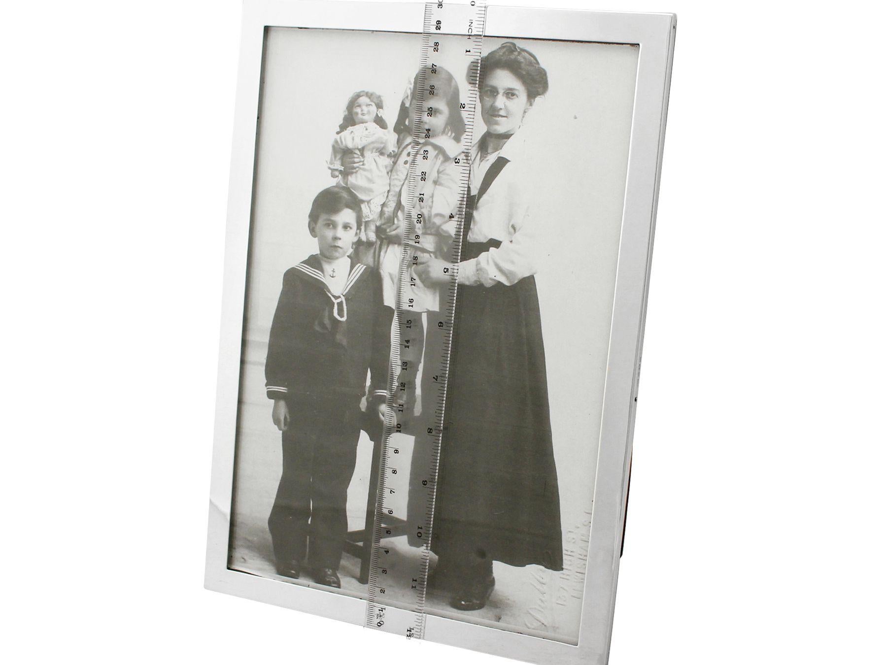 Antique 1916 Sterling Silver Photograph Frame For Sale 2