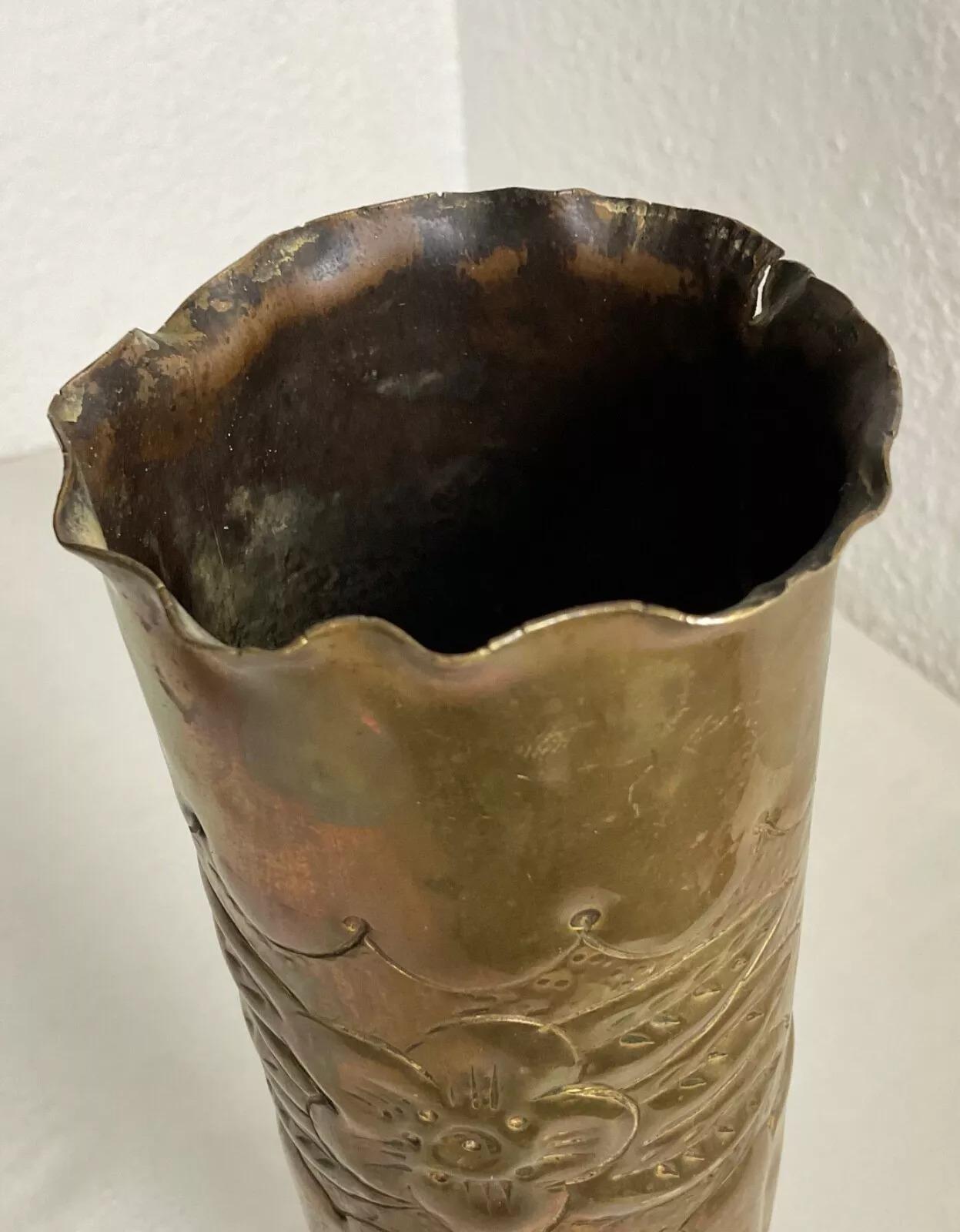 Antique 1917 Sculpted Shell Casing, Trench Art - 2Y527 In Good Condition For Sale In Bordeaux, FR