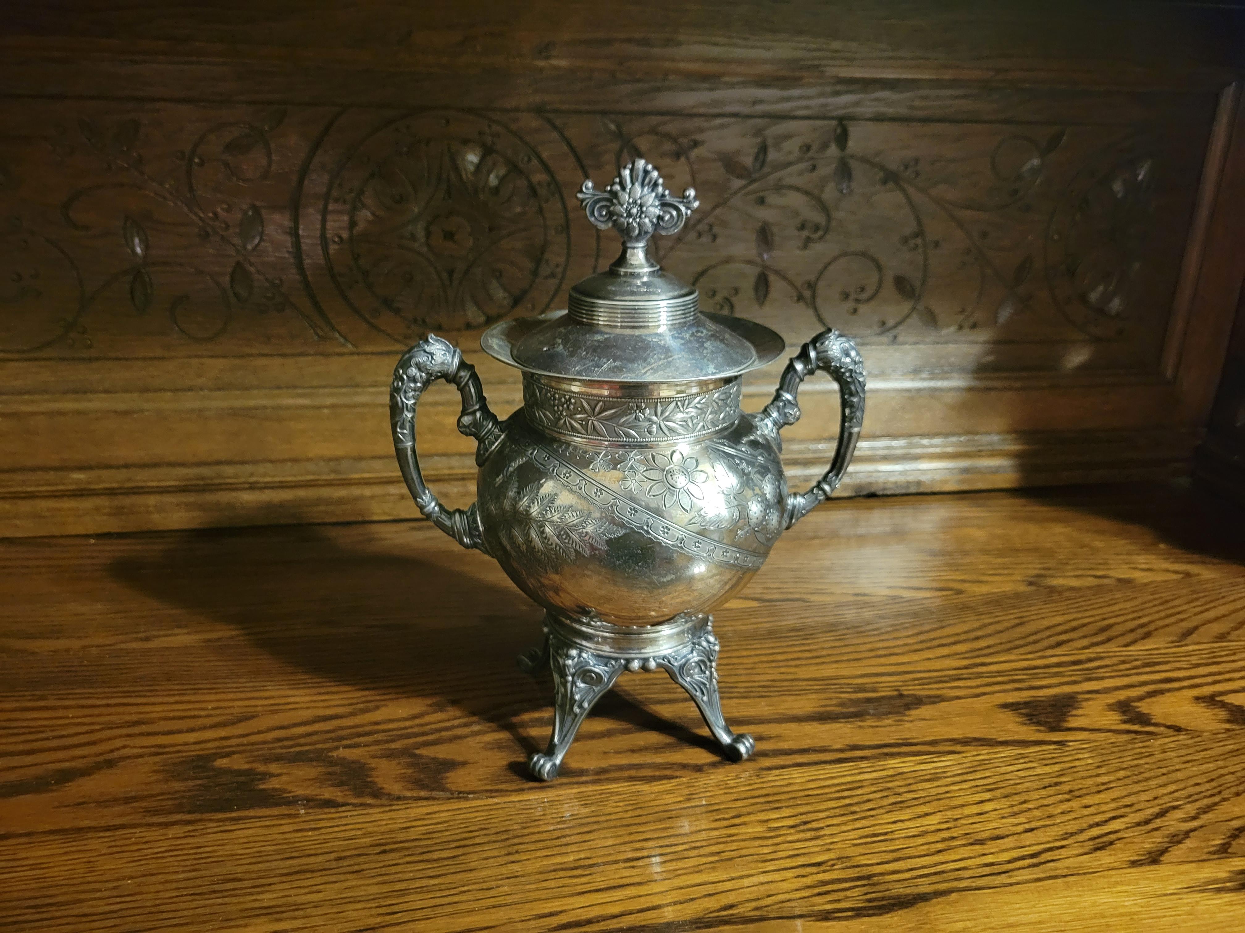 20th Century Antique, 1919, Meriden Britannia Company Silverplated Urn  For Sale