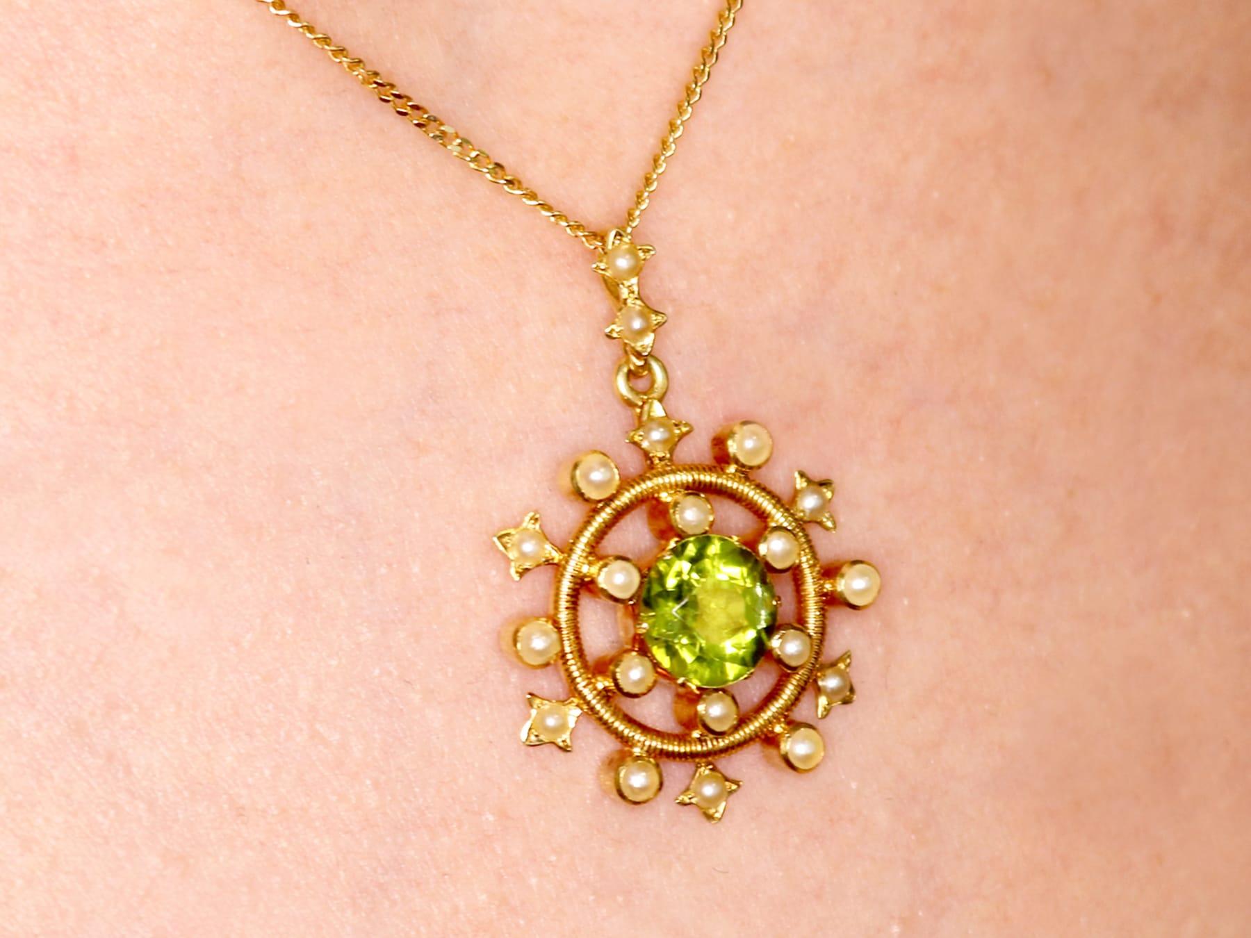Antique 1.92 Carat Peridot and Seed Pearl Yellow Gold Pendant For Sale 2