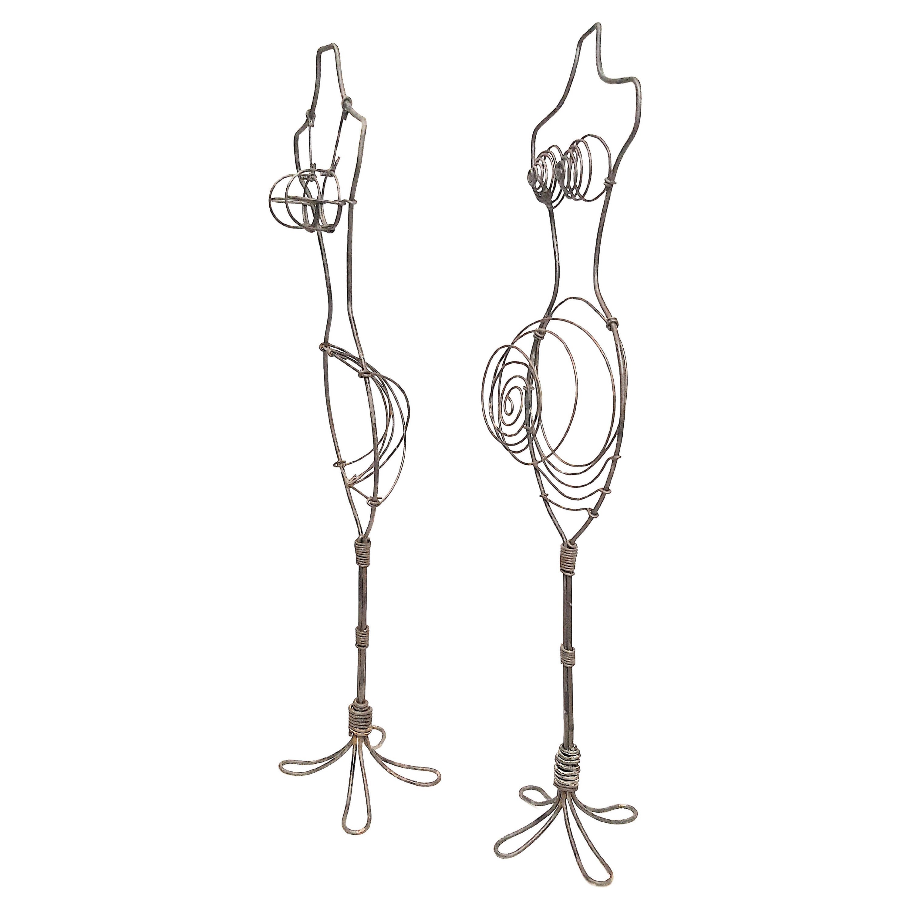 Antike 1920-40 Surrealistische Skulptur Einzigartiger Satz Gehämmerter StahlDraht Weibliche Torsi (Grau) im Angebot