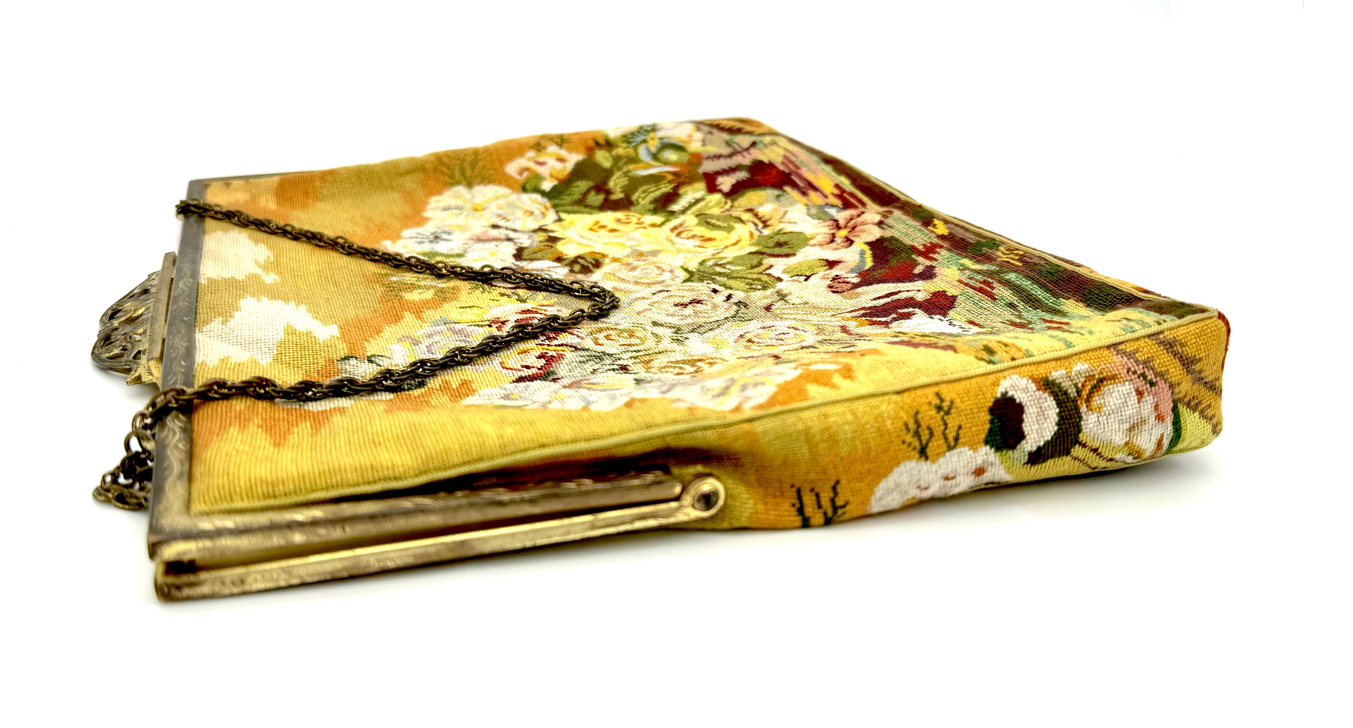 De las mujeres Antiguo 1920 Bolso de noche Ramo de flores Petit Point Costura de seda Montura de metal en venta