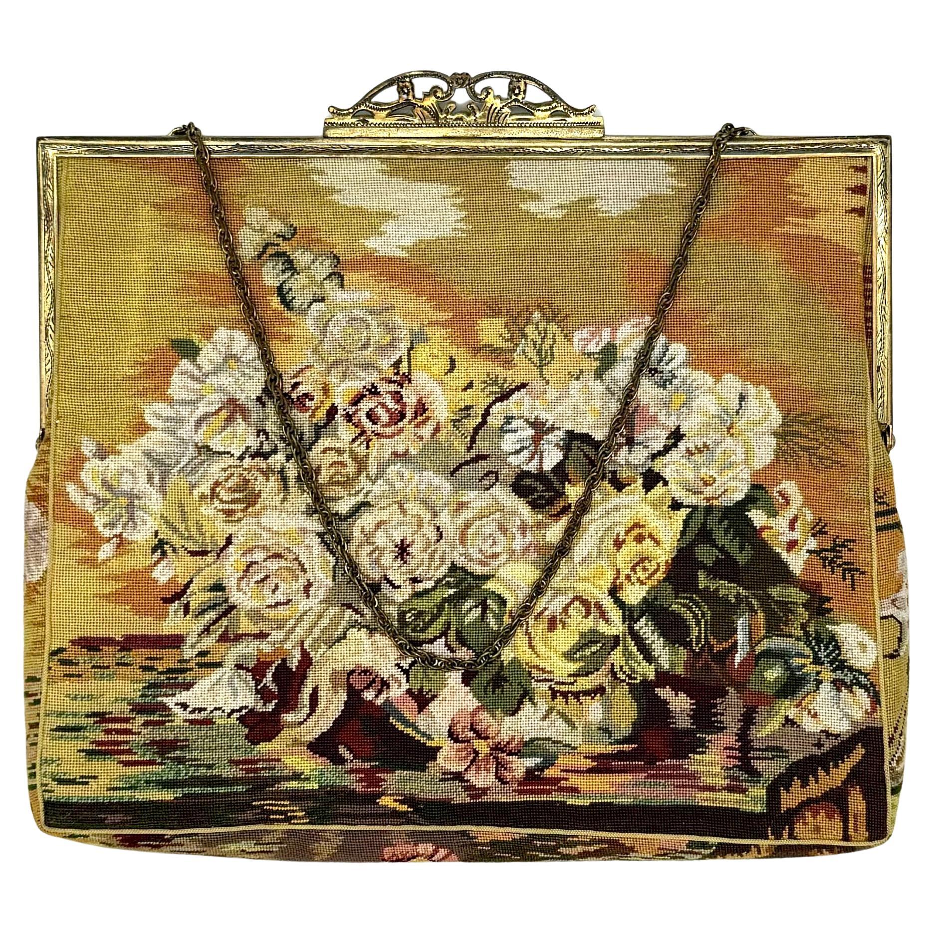 Antiguo 1920 Bolso de noche Ramo de flores Petit Point Costura de seda Montura de metal en venta