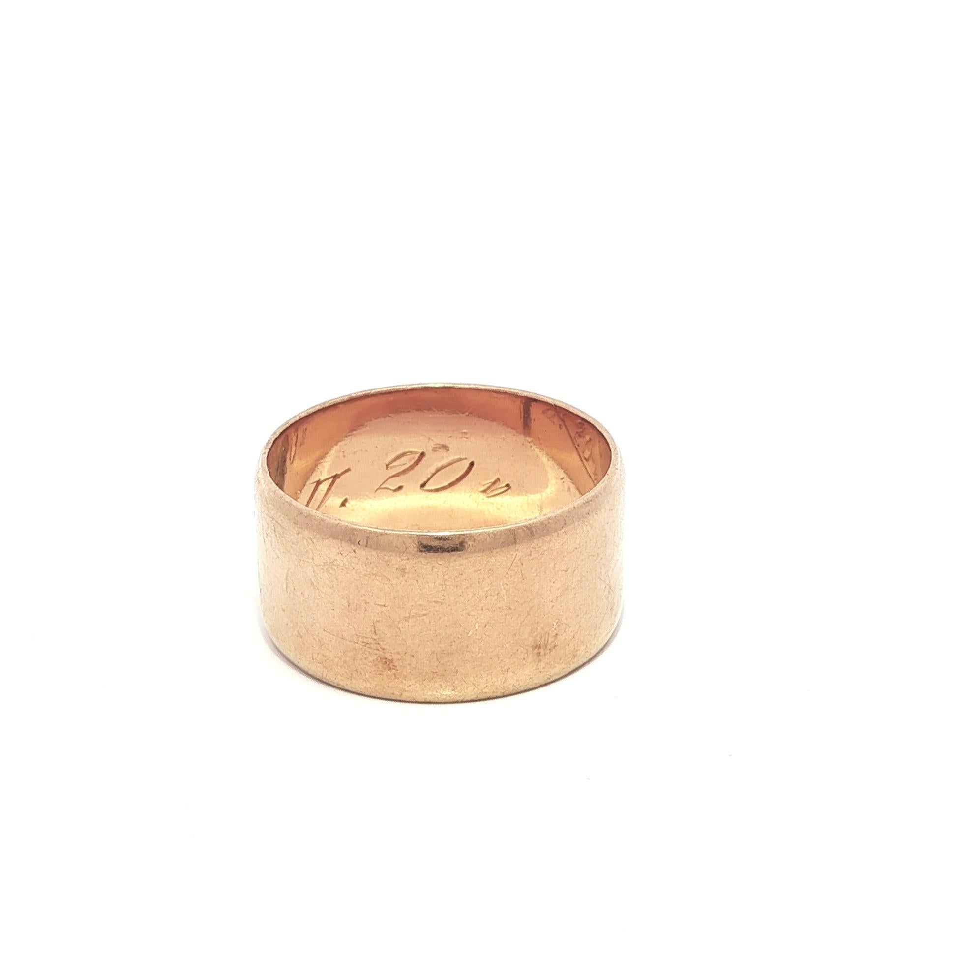 Antico 1920 Anello unisex in oro giallo rosato da 10,2 mm a fascia larga e piatta in vendita 1