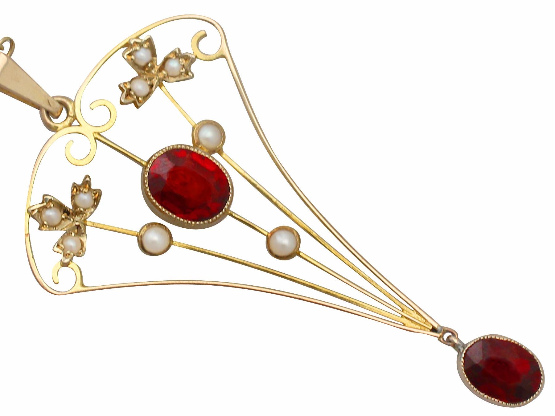 Antique 1920s 1.02 Carat Garnet and Seed Pearl Yellow Gold Pendant In Excellent Condition For Sale In Jesmond, Newcastle Upon Tyne