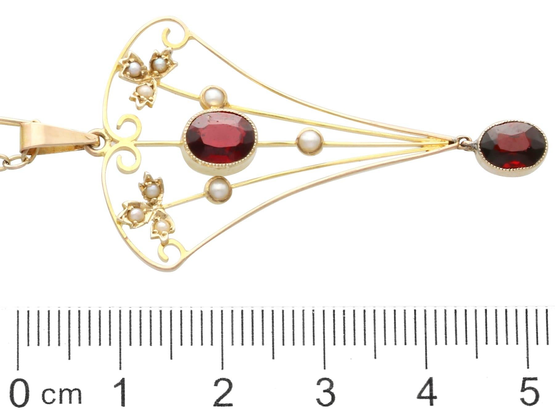 Antique 1920s 1.02 Carat Garnet and Seed Pearl Yellow Gold Pendant For Sale 1