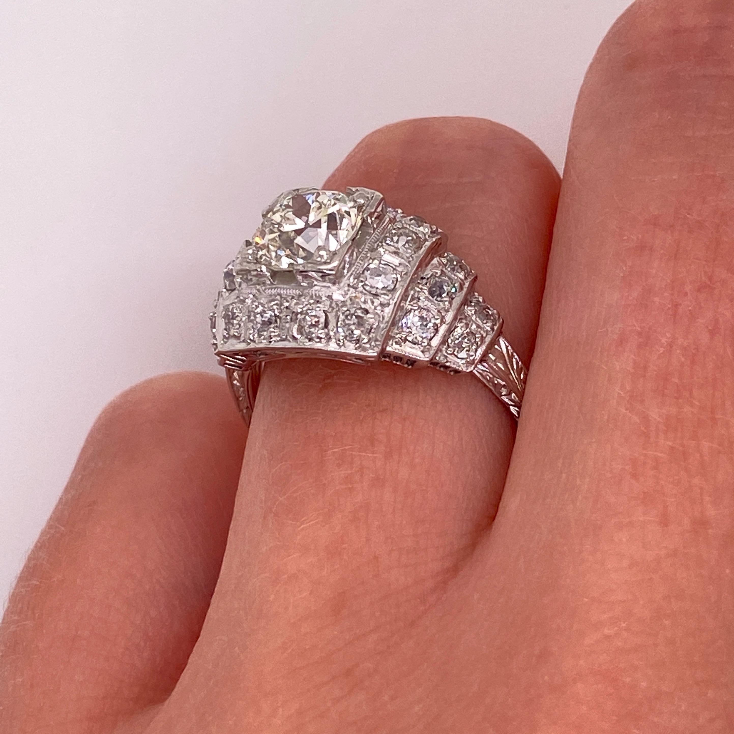 Women's Antique 1920s 1.17 Carat European Cut Diamond Platinum Art Deco Ring For Sale