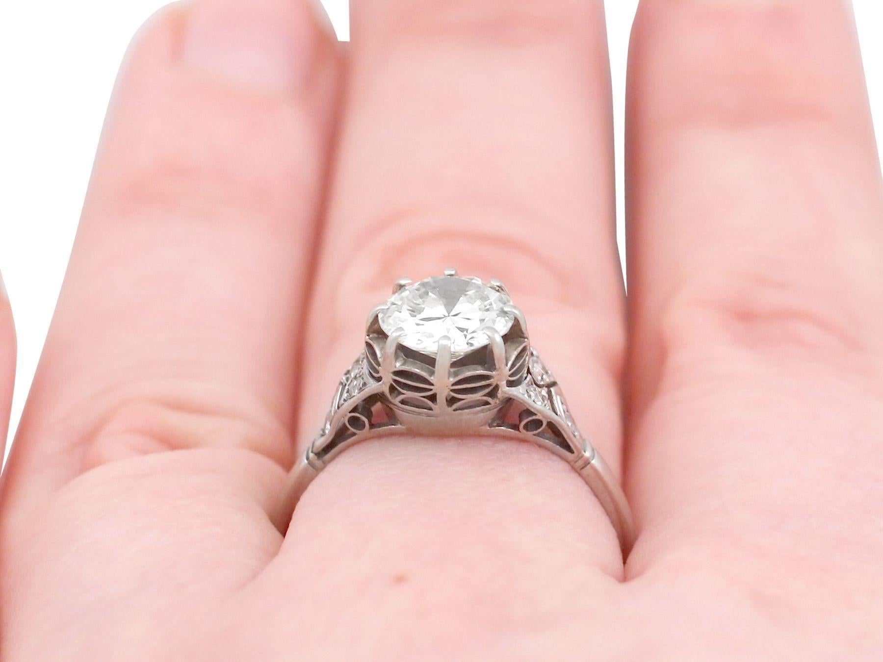 Antique 1920s 1.60 Carat Diamond and White Gold Solitaire Ring 4