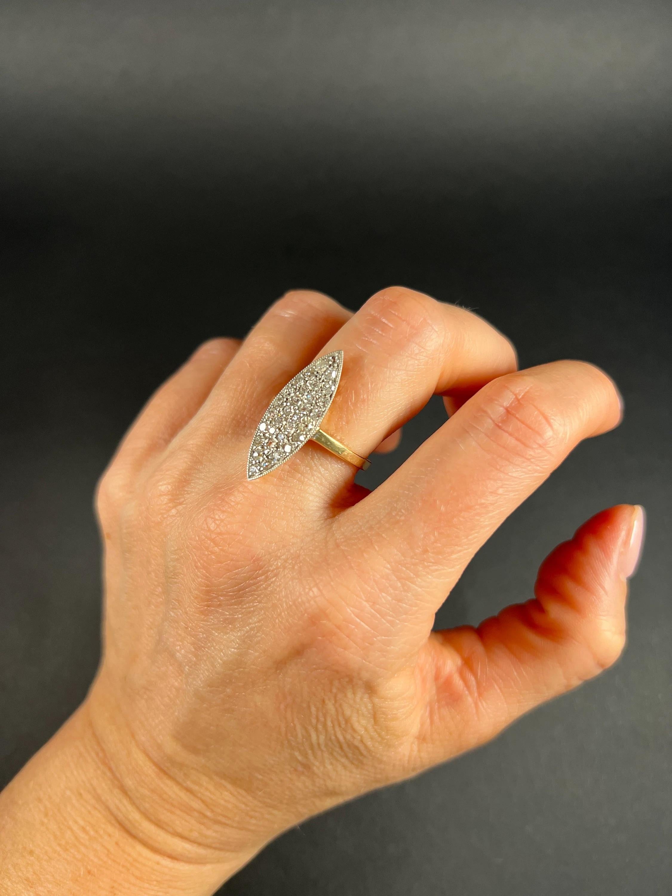 Antique 1920s, 18ct Gold & Platinum, 1.50ct Diamond Marquise/Navette Shaped Ring For Sale 5