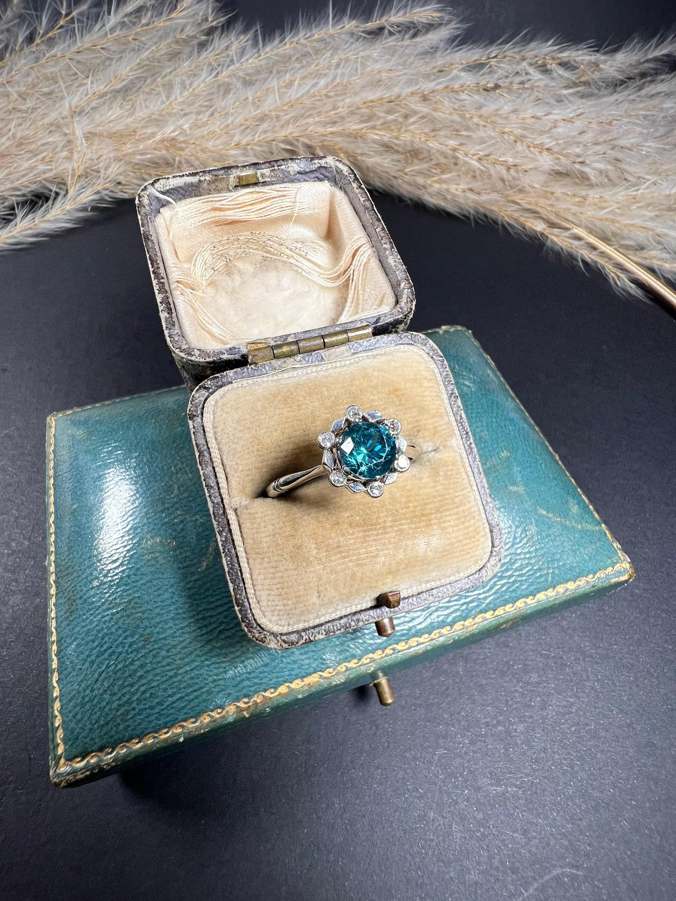 Antique 1920’s 18ct White Gold & Platinum Zircon Diamond Cluster Ring For Sale 6