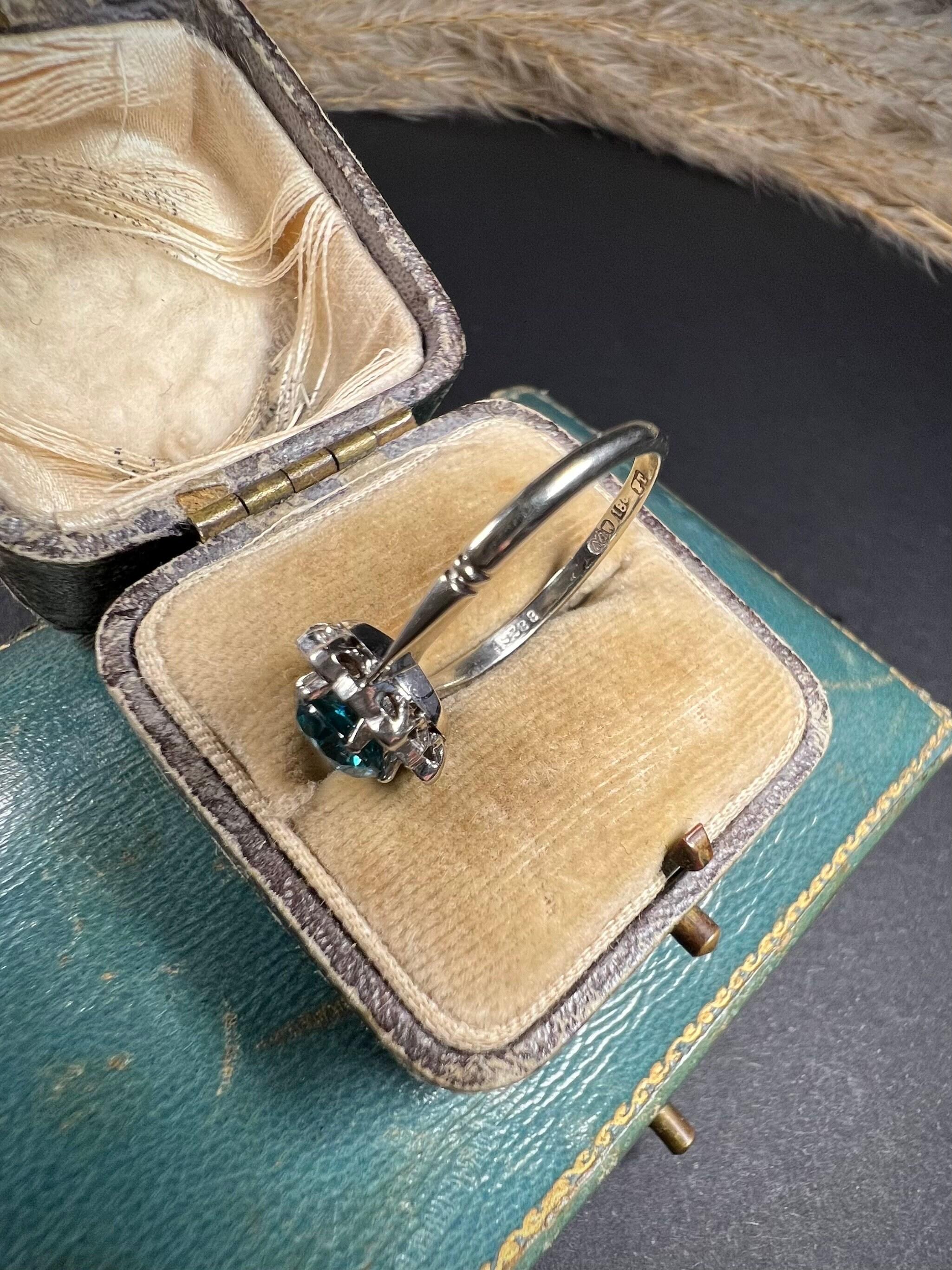 Antique 1920’s 18ct White Gold & Platinum Zircon Diamond Cluster Ring For Sale 4