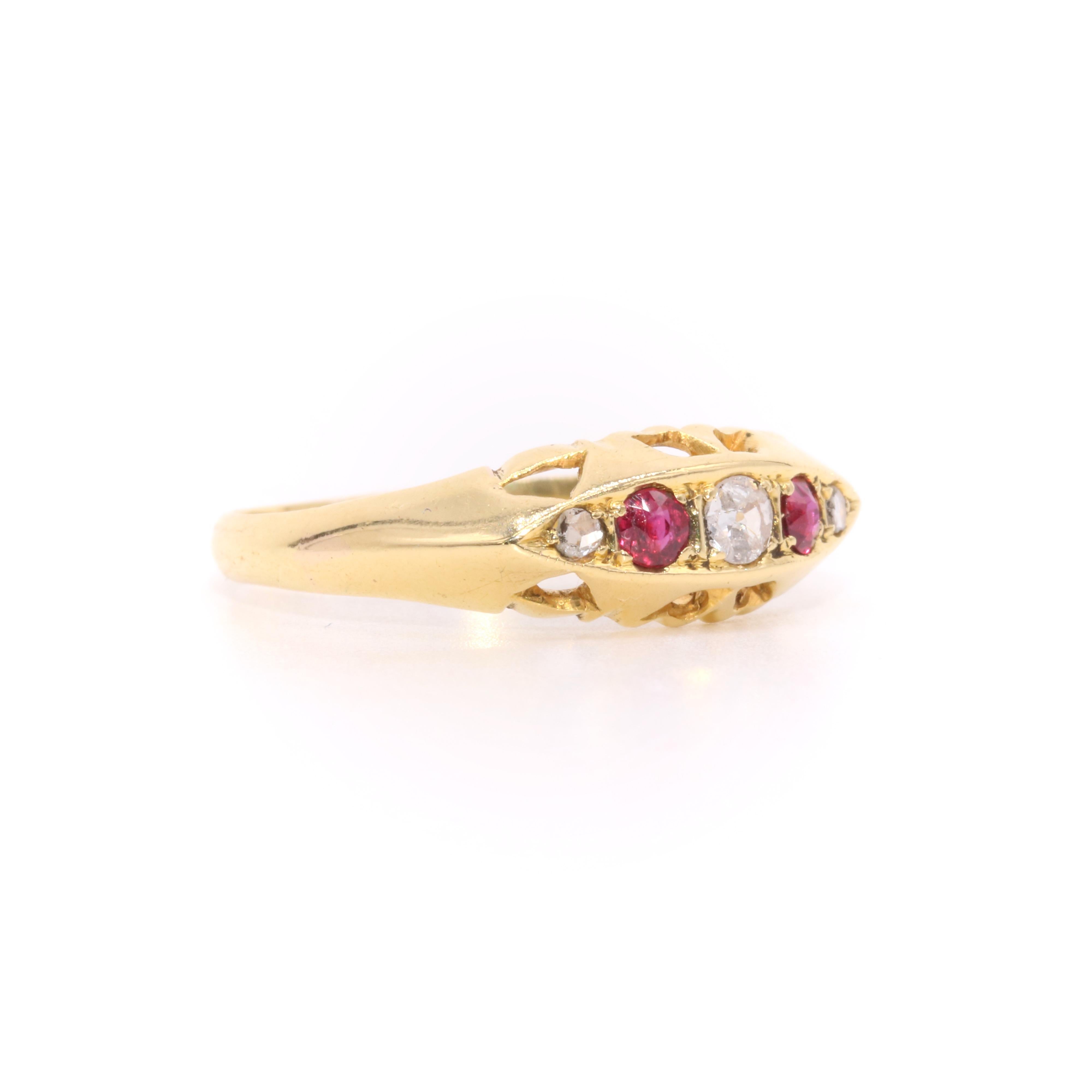 Antique 1920s 18K Yellow Gold 0.25tgw Ruby and Old Cut Diamond 5 Stone Ring In Good Condition For Sale In Staines-Upon-Thames, GB