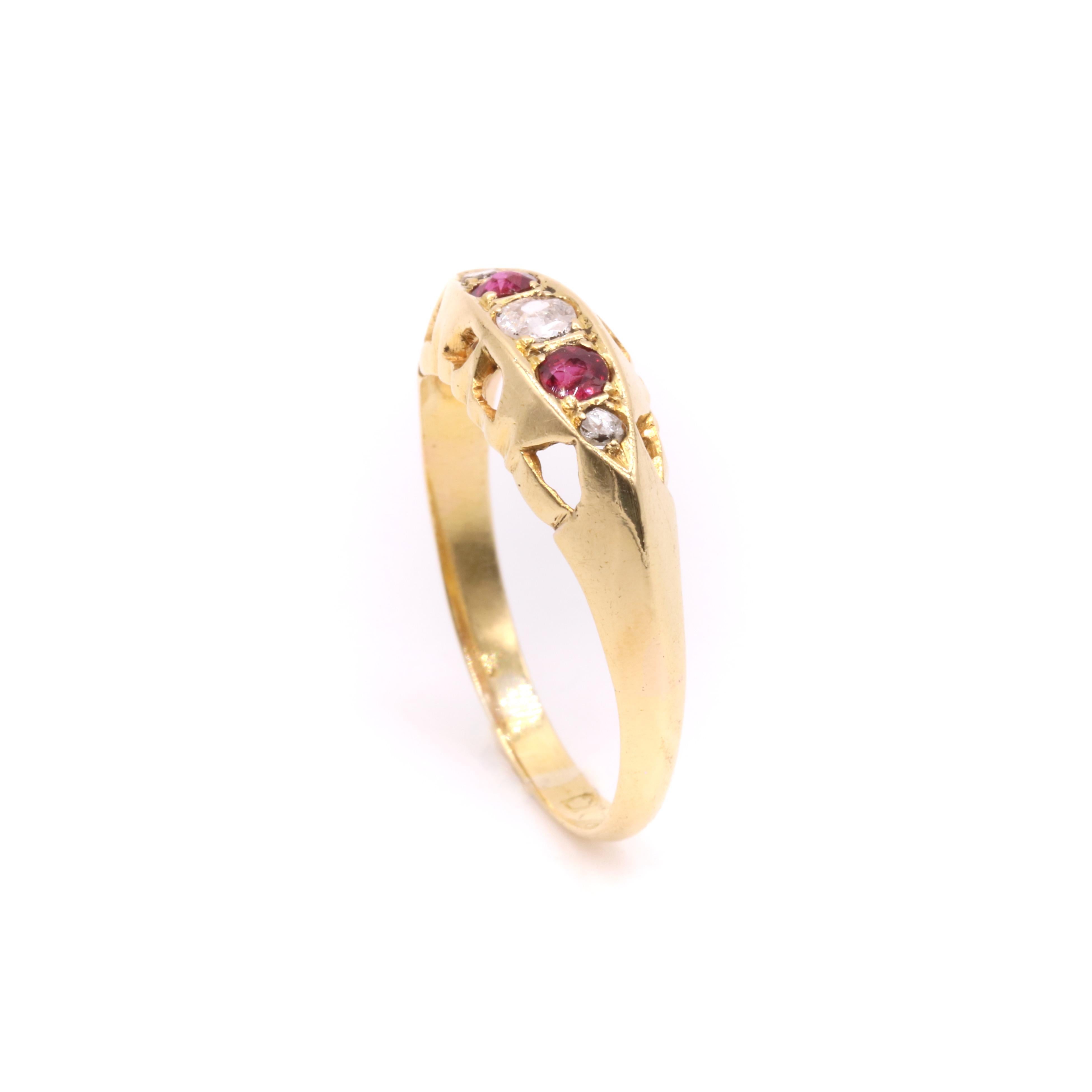 Antique 1920s 18K Yellow Gold 0.25tgw Ruby and Old Cut Diamond 5 Stone Ring For Sale 2