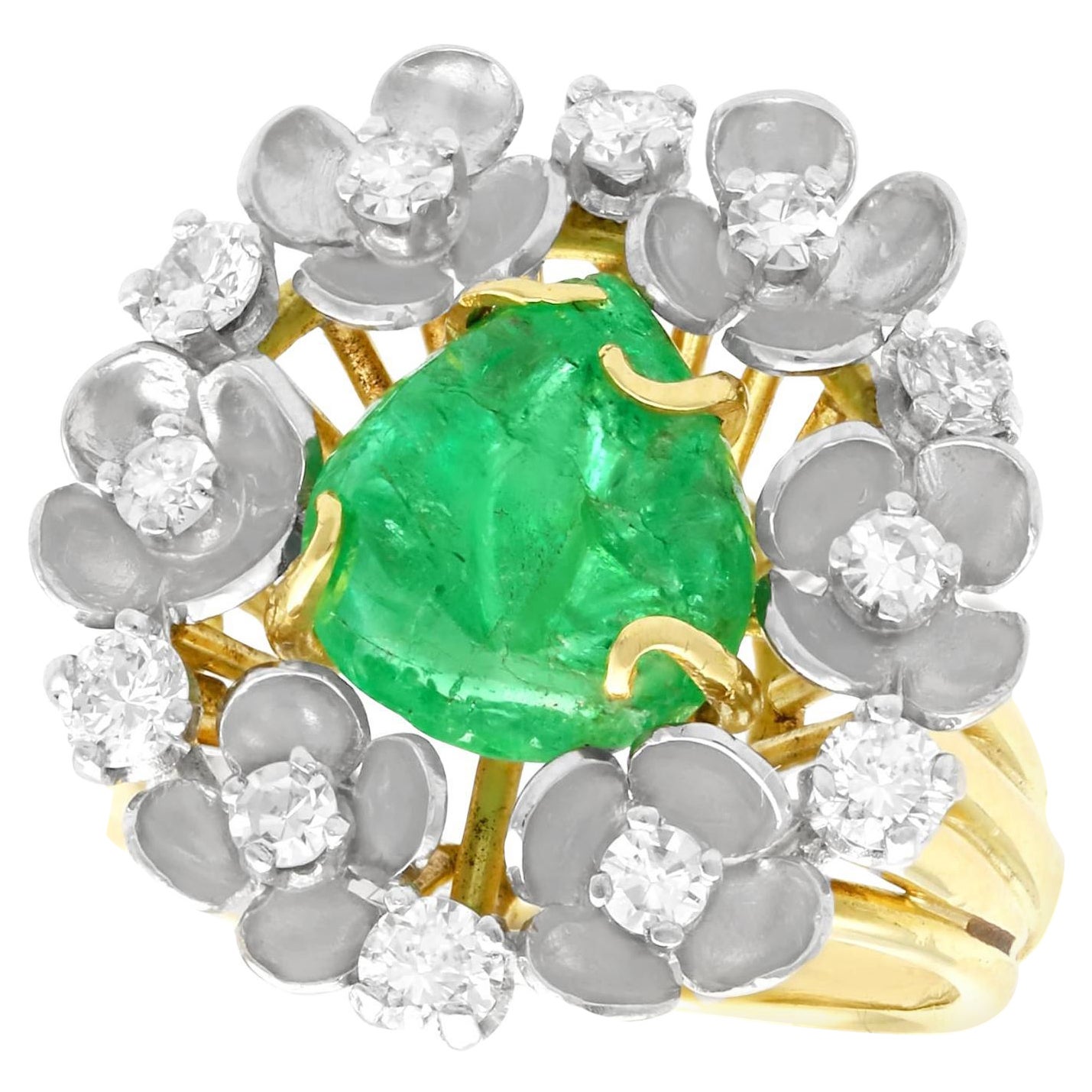 Antiguo Anillo de Cóctel de Oro con Diamantes Esmeralda de 2,42 Quilates de los años 20 en venta