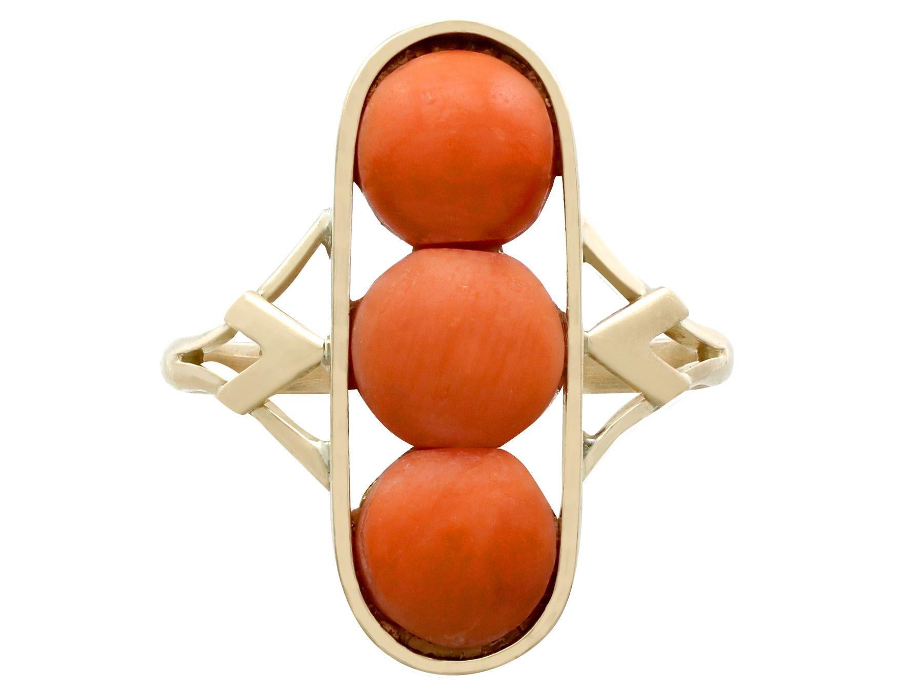 Antique 1920s 3.60 Carat Coral and Yellow Gold Cocktail Ring In Excellent Condition For Sale In Jesmond, Newcastle Upon Tyne