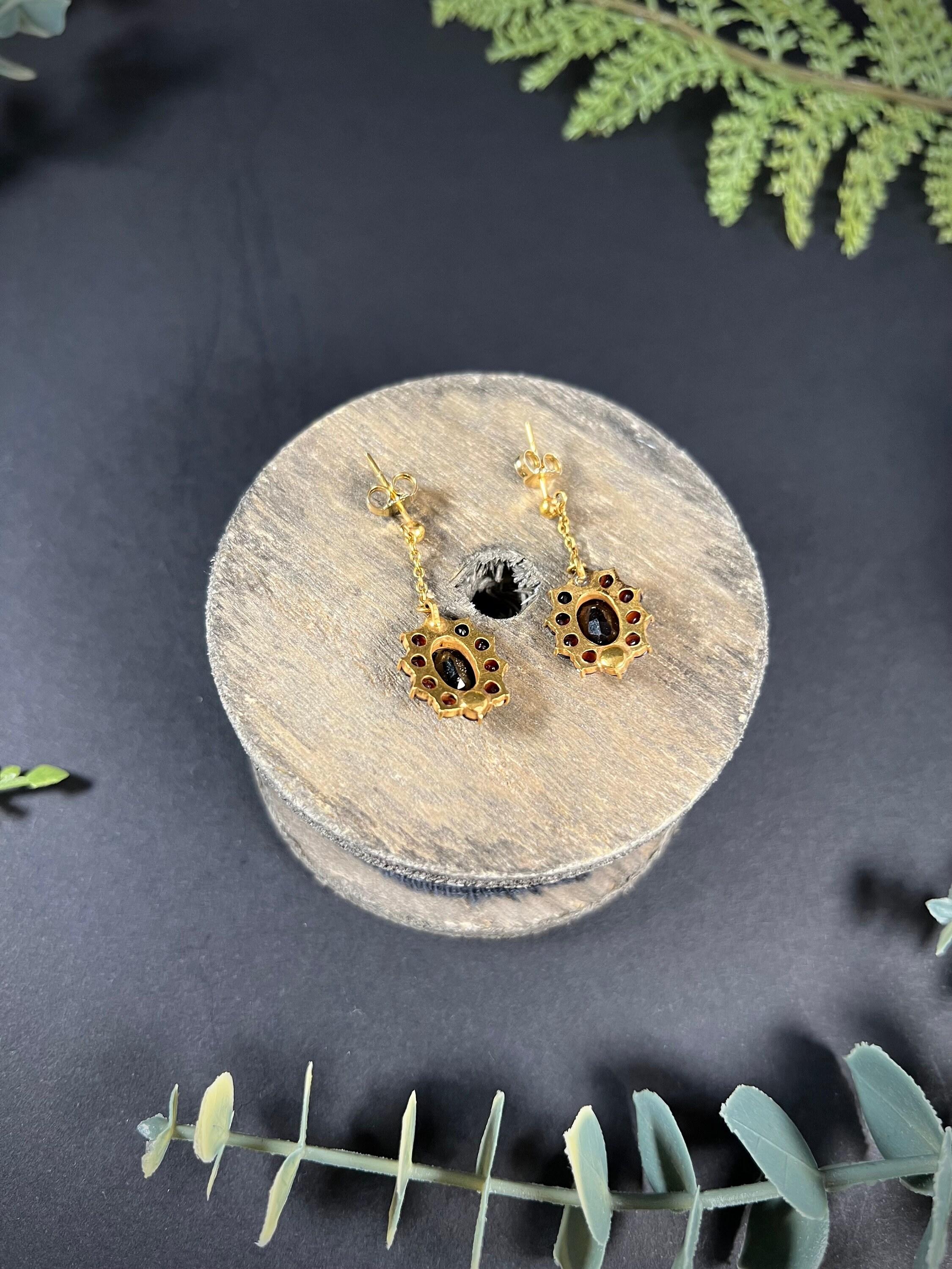 Antique 1920’s, 9ct Gold Bohemian Garnet Cluster Drop Earrings For Sale 2