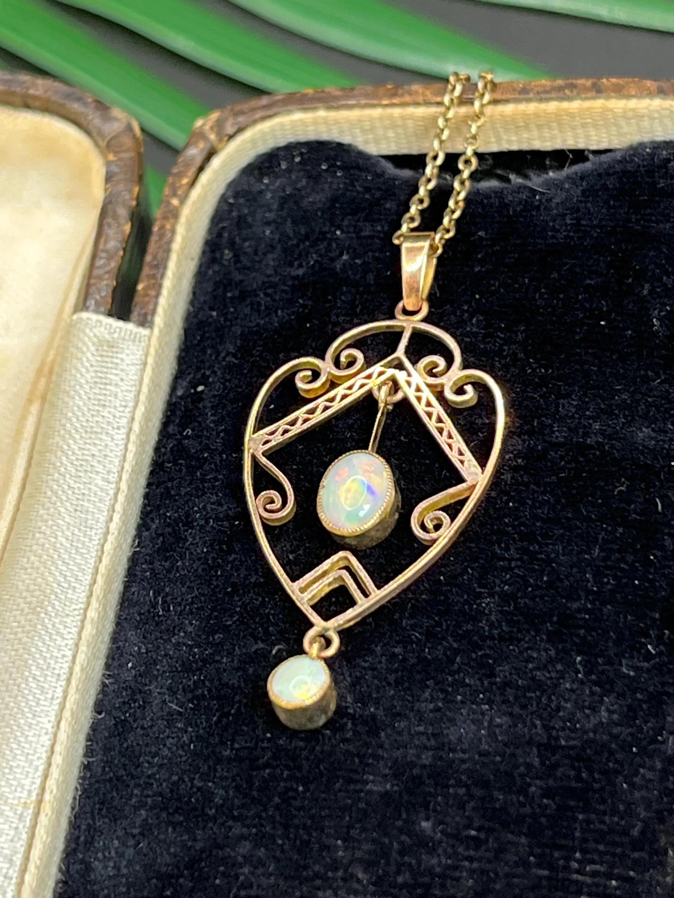 Pendentif en or rose 9ct Art Deco 1920 antique avec opale en vente 1