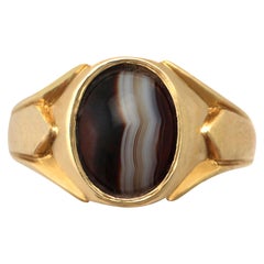 Antique 1920s Agate and Yellow Gold Cocktail Ring