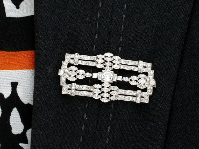 Antique 1920s Art Deco 4.90 Carat Diamond and Platinum Brooch For Sale ...