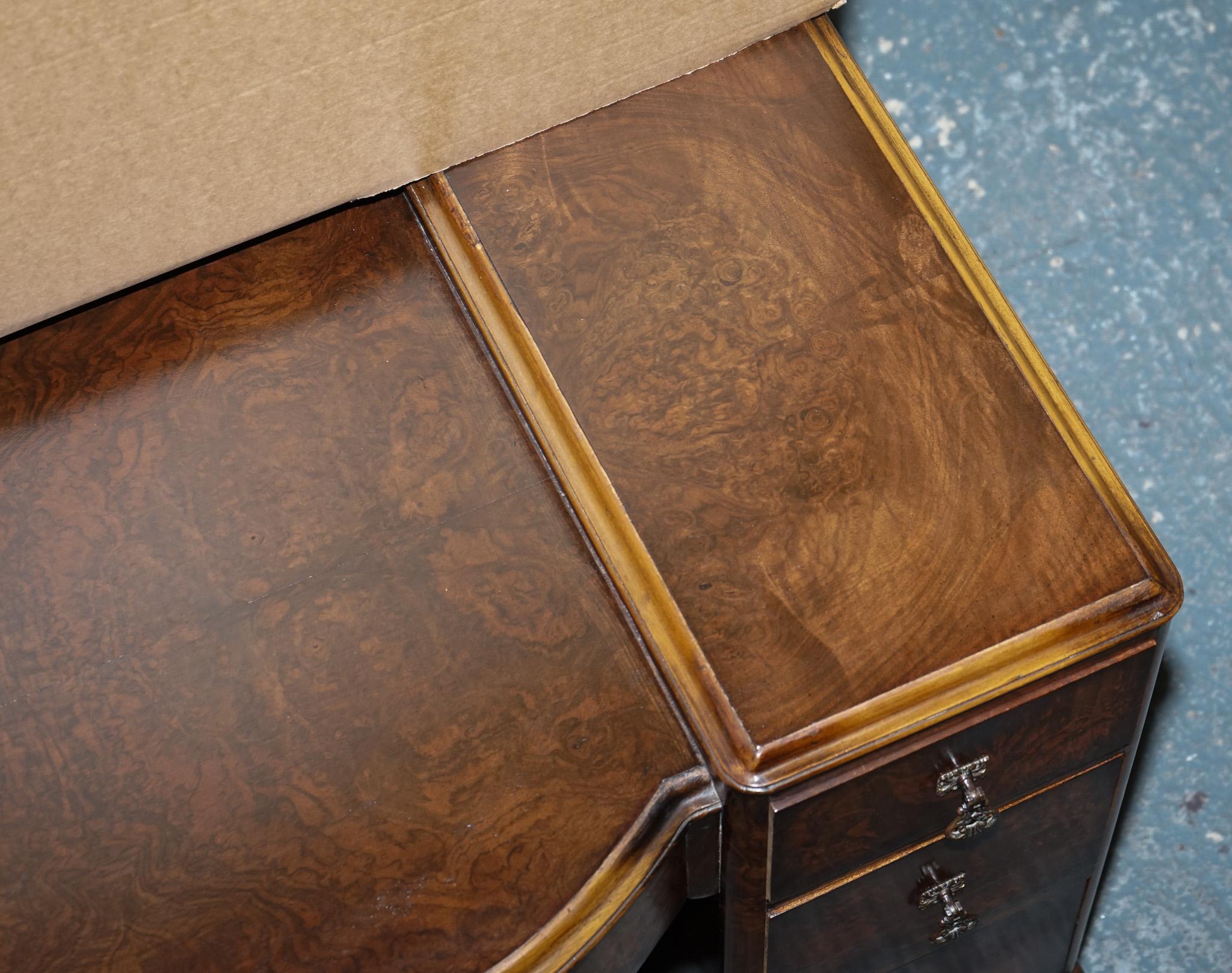 ANTIQUE 1920'S ART DECO BURR WALNUT DRESSING TABLE WITH LARGE MiRROR For Sale 3