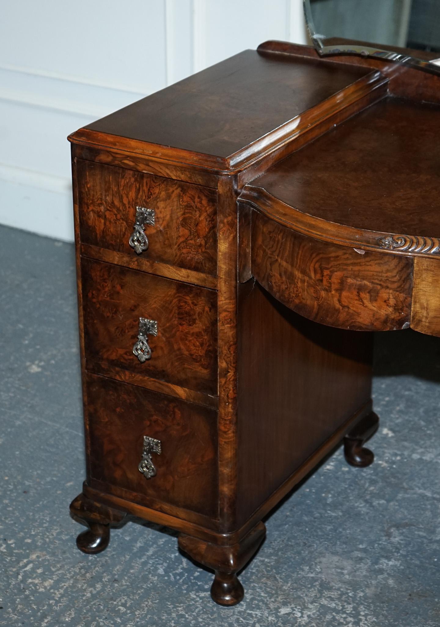 20th Century ANTIQUE 1920'S ART DECO BURR WALNUT DRESSING TABLE WITH LARGE MiRROR For Sale