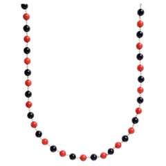 Antique 1920s Art Deco Coral and Onyx Beads Necklace And Bracelet Set