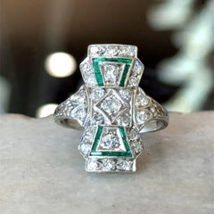 Antique 1920's Art Deco Diamond & Emerald Platinum Ring