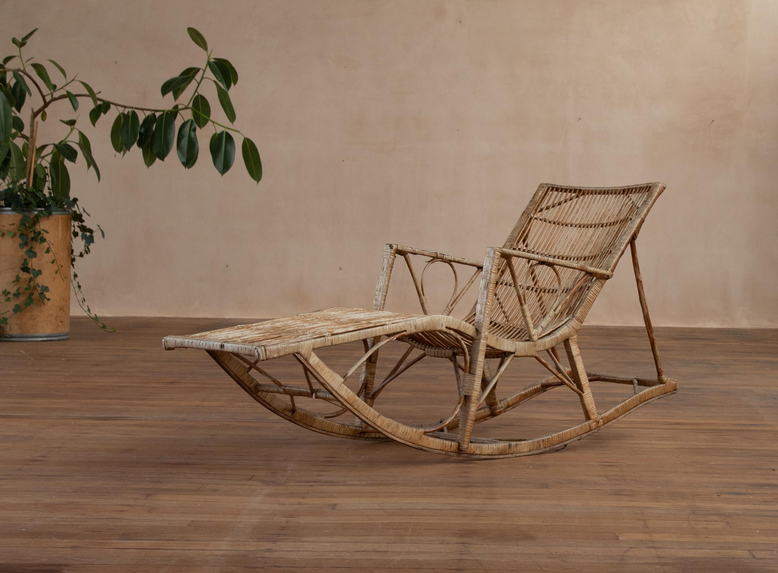 Antique 1920s bamboo lounger, steamer chair For Sale 4