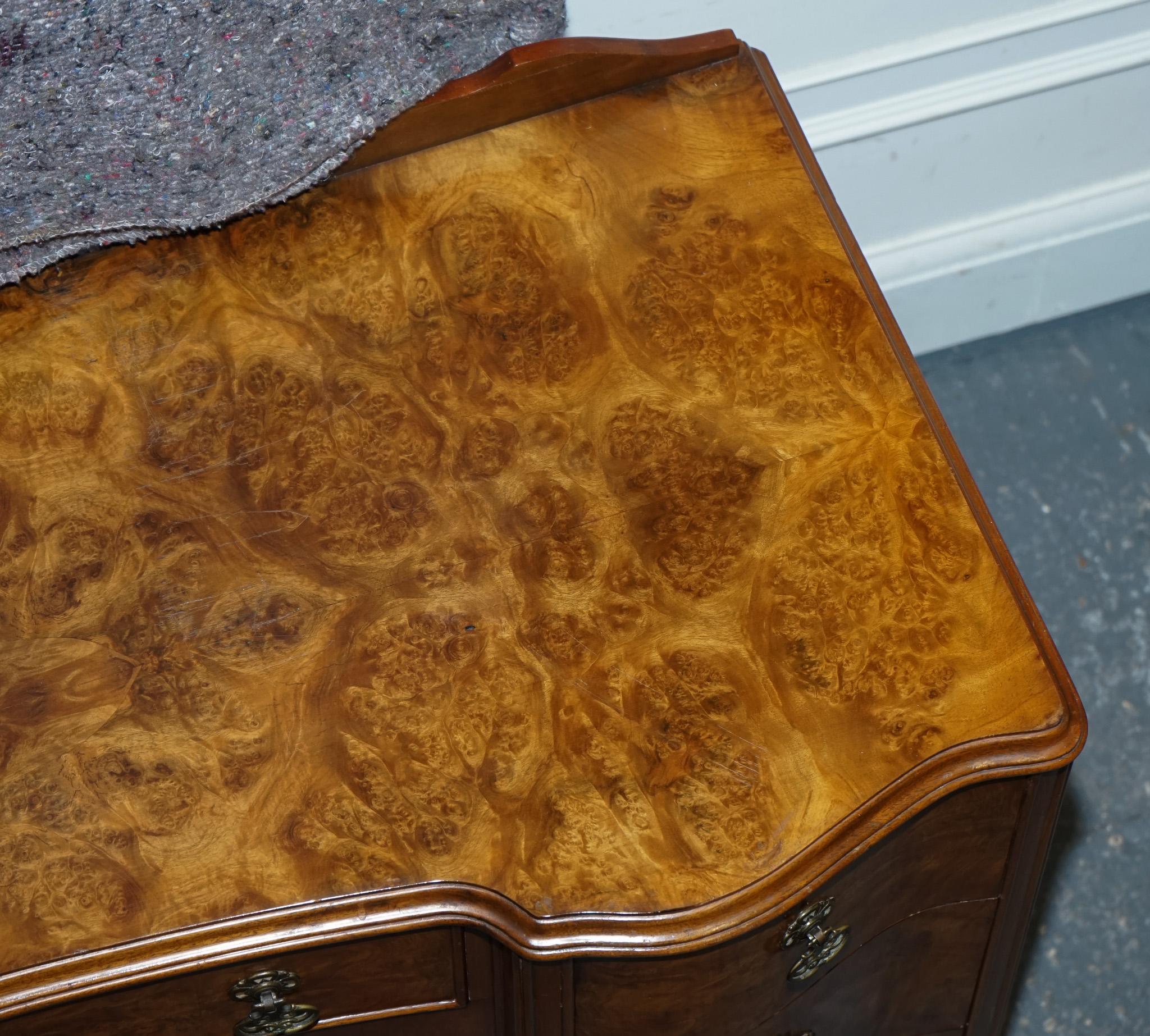 ANTIQUE 1920'S BURR WALNUT ART DECO DRESSING TABLE WiTH PLENTY OF DRAWERS For Sale 3